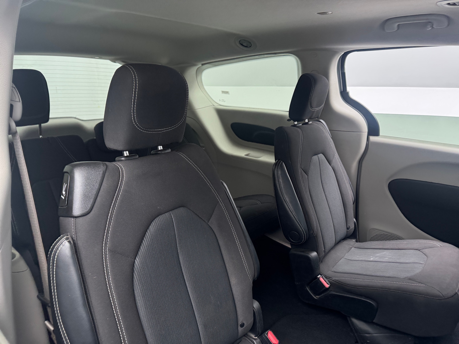 Thumbnail: 2023 Chrysler Voyager - 6
