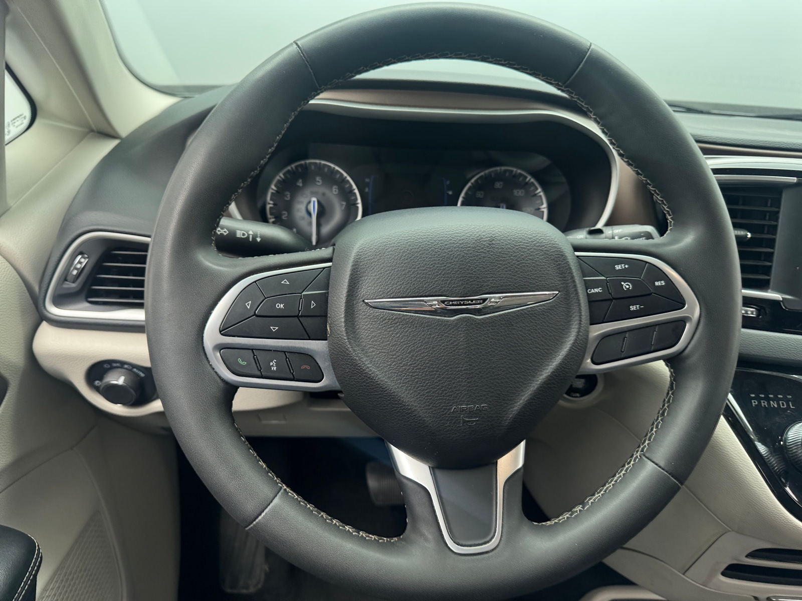 Thumbnail: 2023 Chrysler Voyager - 5