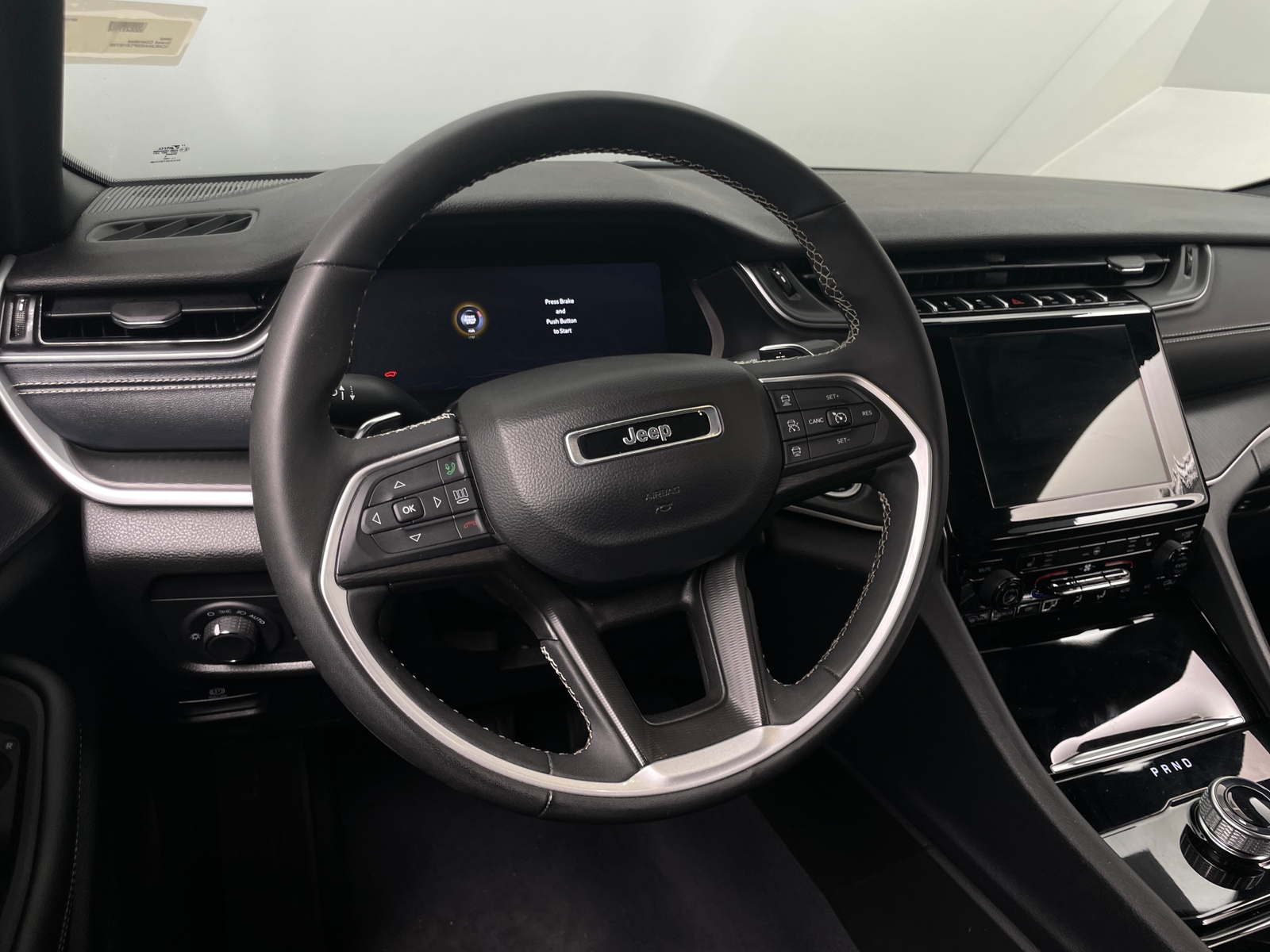 Thumbnail: 2023 Jeep Grand Cherokee - 4
