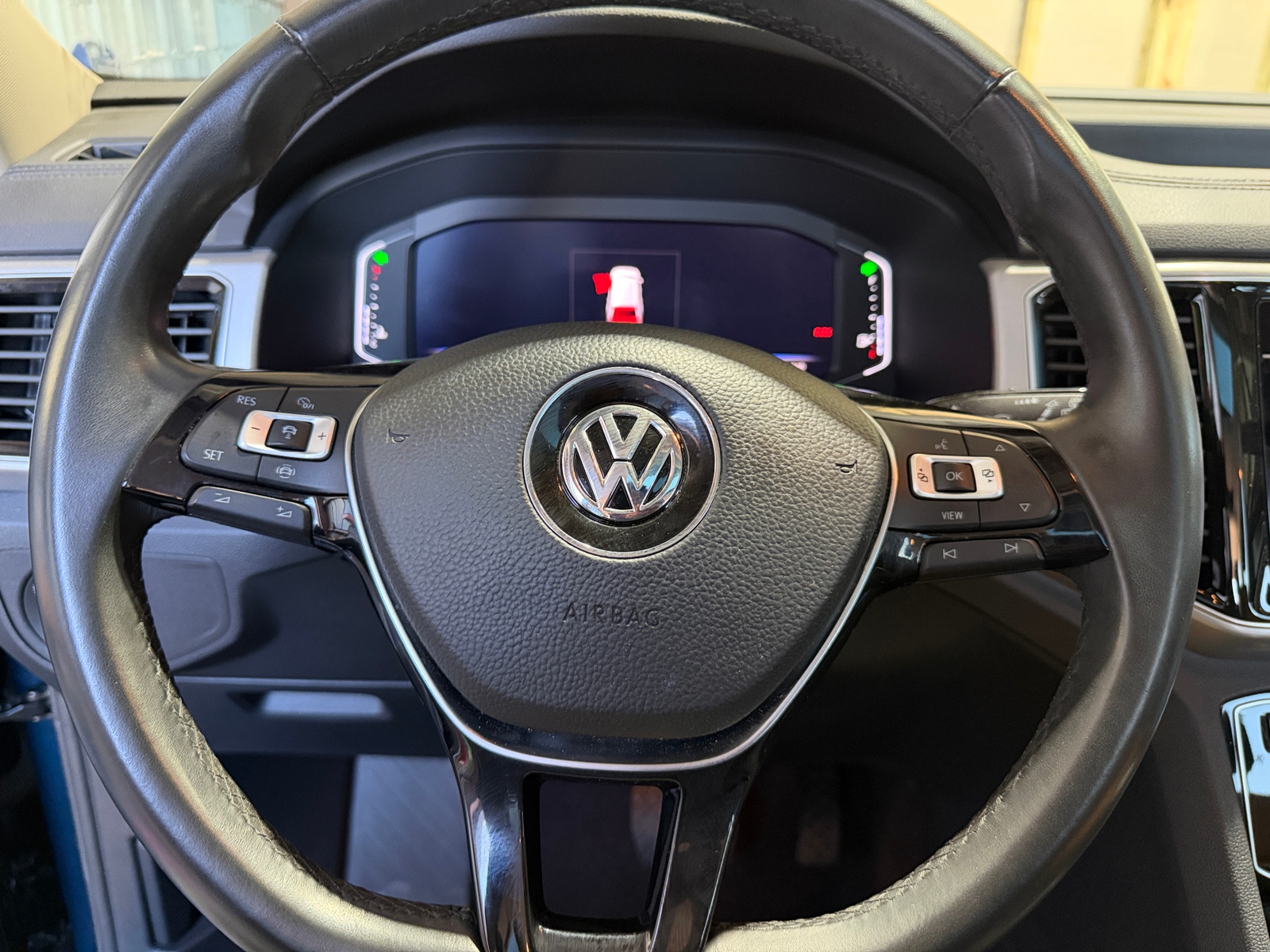 Thumbnail: 2019 Volkswagen Atlas - 4