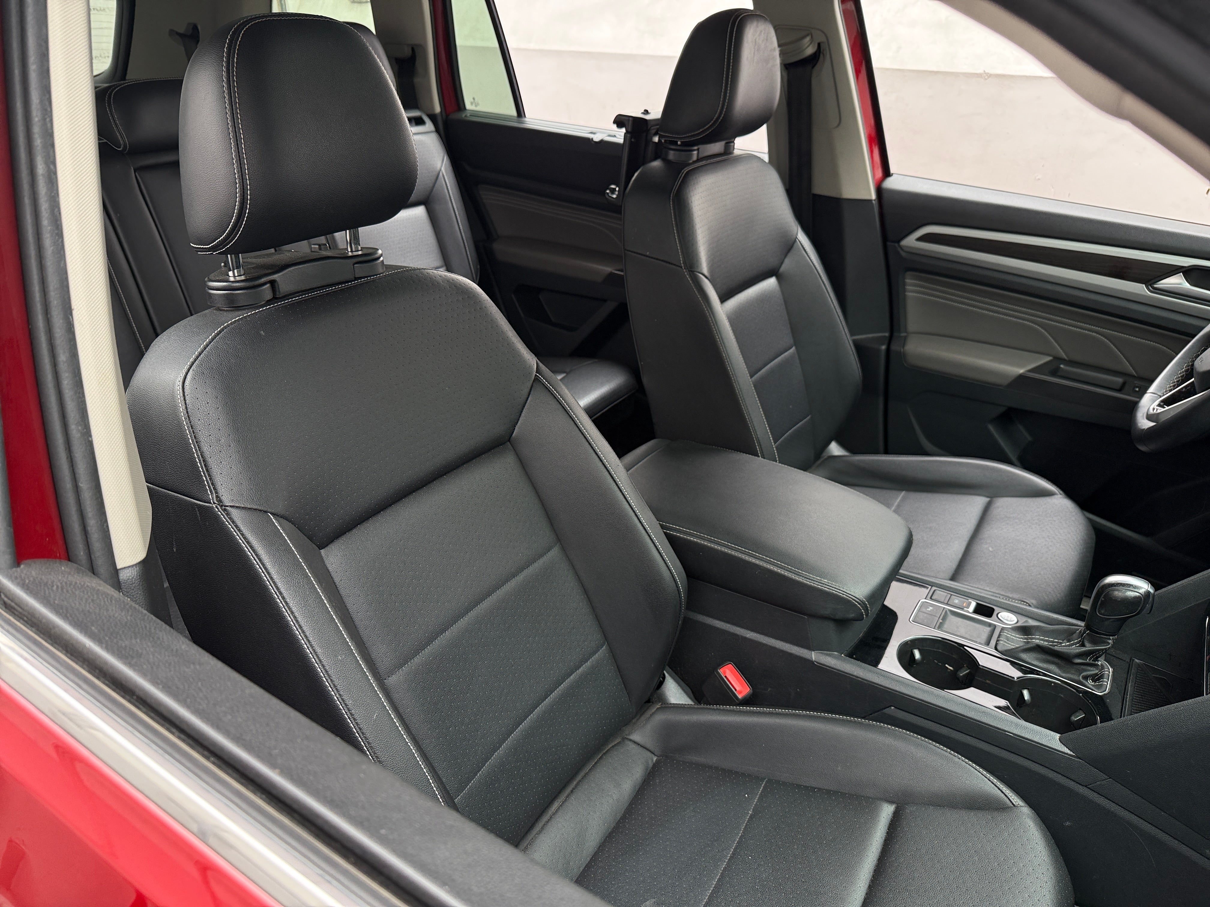 2022 Volkswagen Atlas SE w/Tech - Photo 5