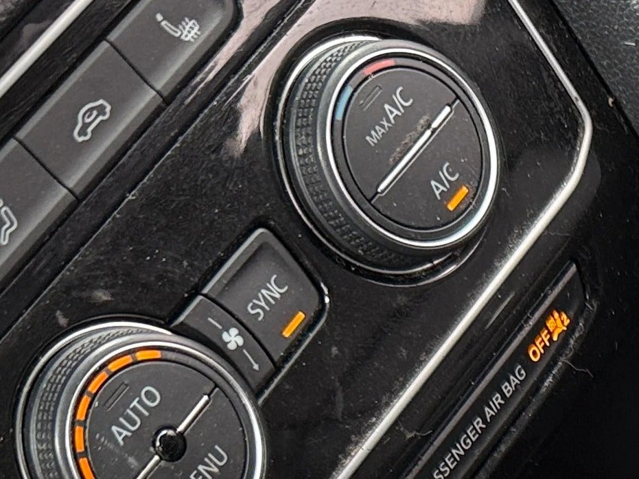 2022 Volkswagen Atlas SE w/Tech - Photo 17