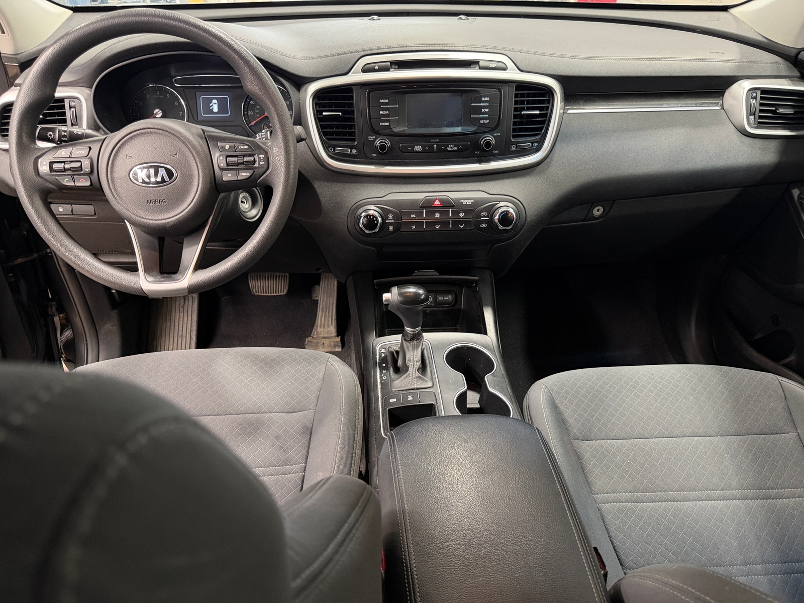 Thumbnail: 2017 Kia Sorento - 3