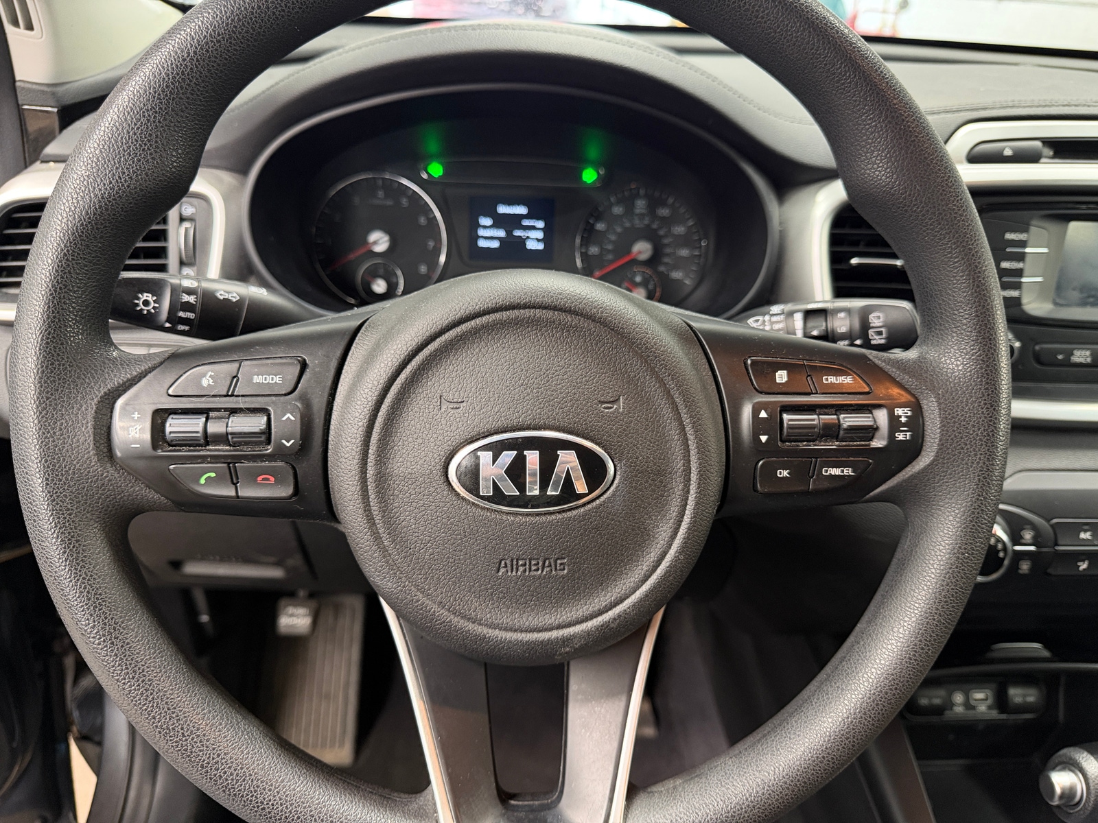 Thumbnail: 2017 Kia Sorento - 5