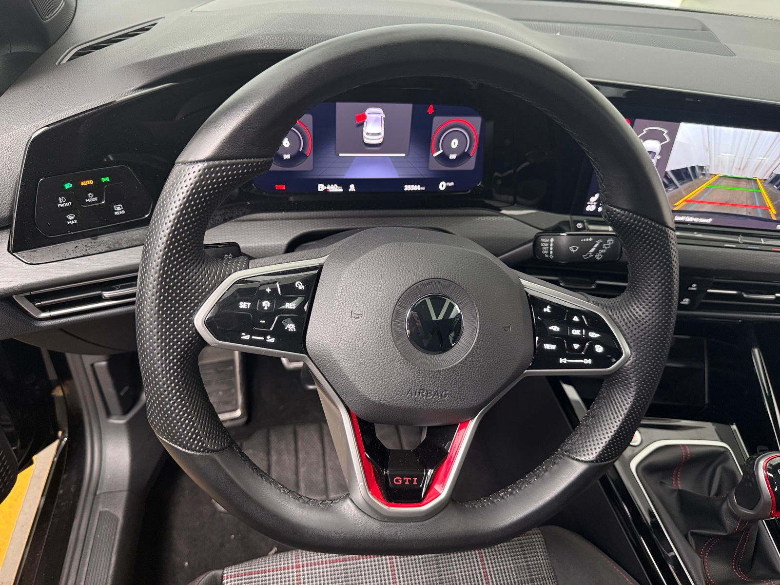 Thumbnail: 2023 Volkswagen Golf - 4