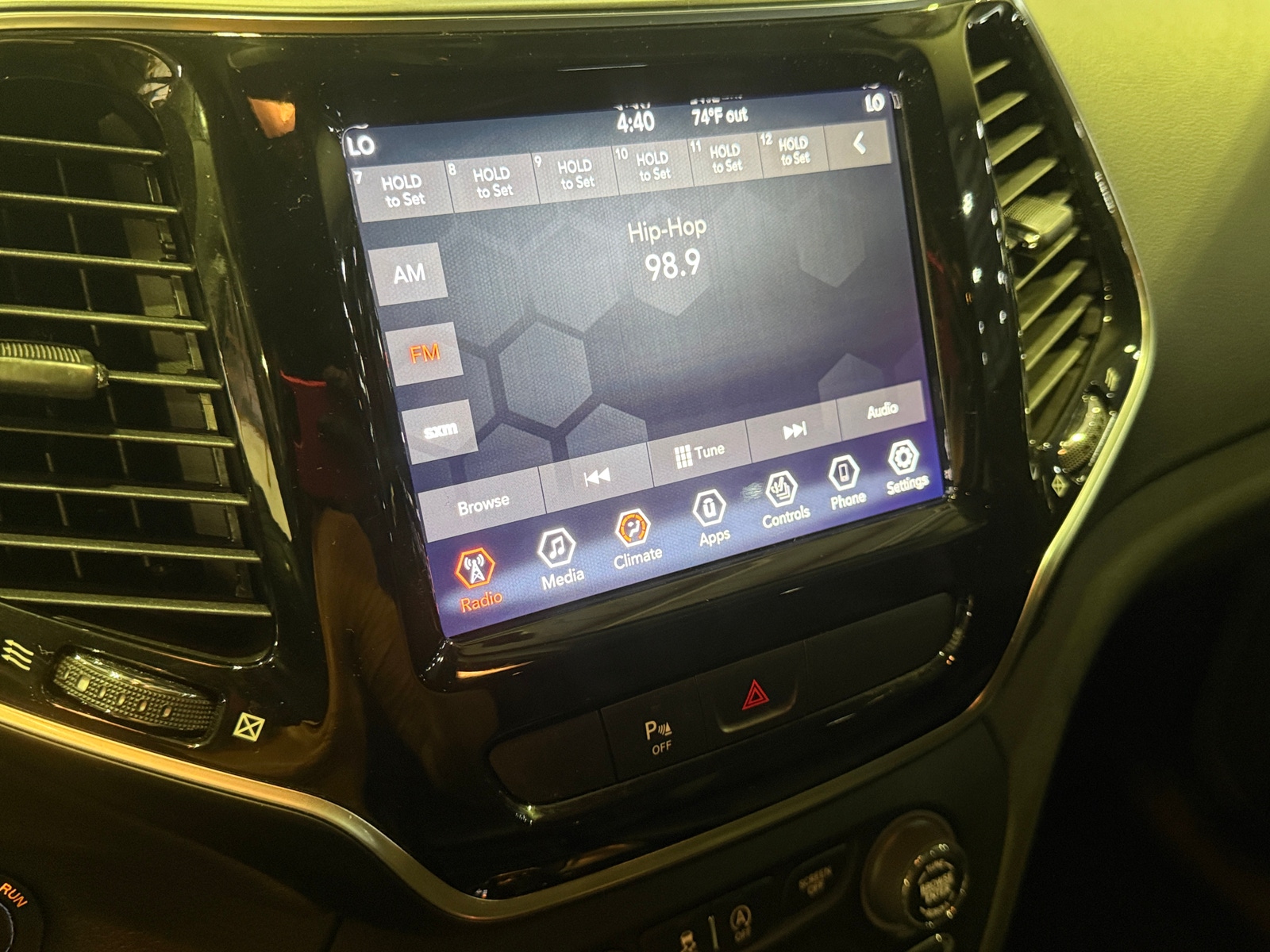 Thumbnail: 2019 Jeep Cherokee - 3