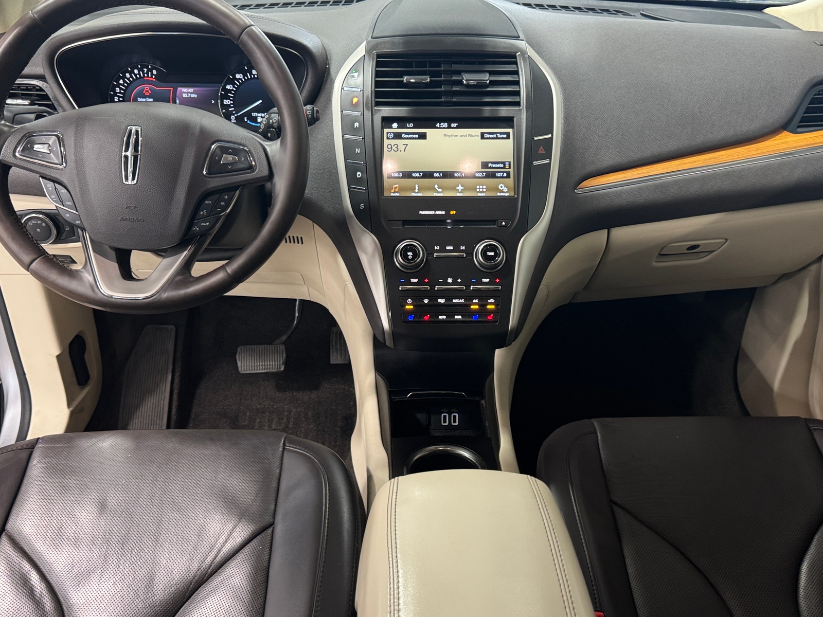 Thumbnail: 2016 Lincoln MKC - 2