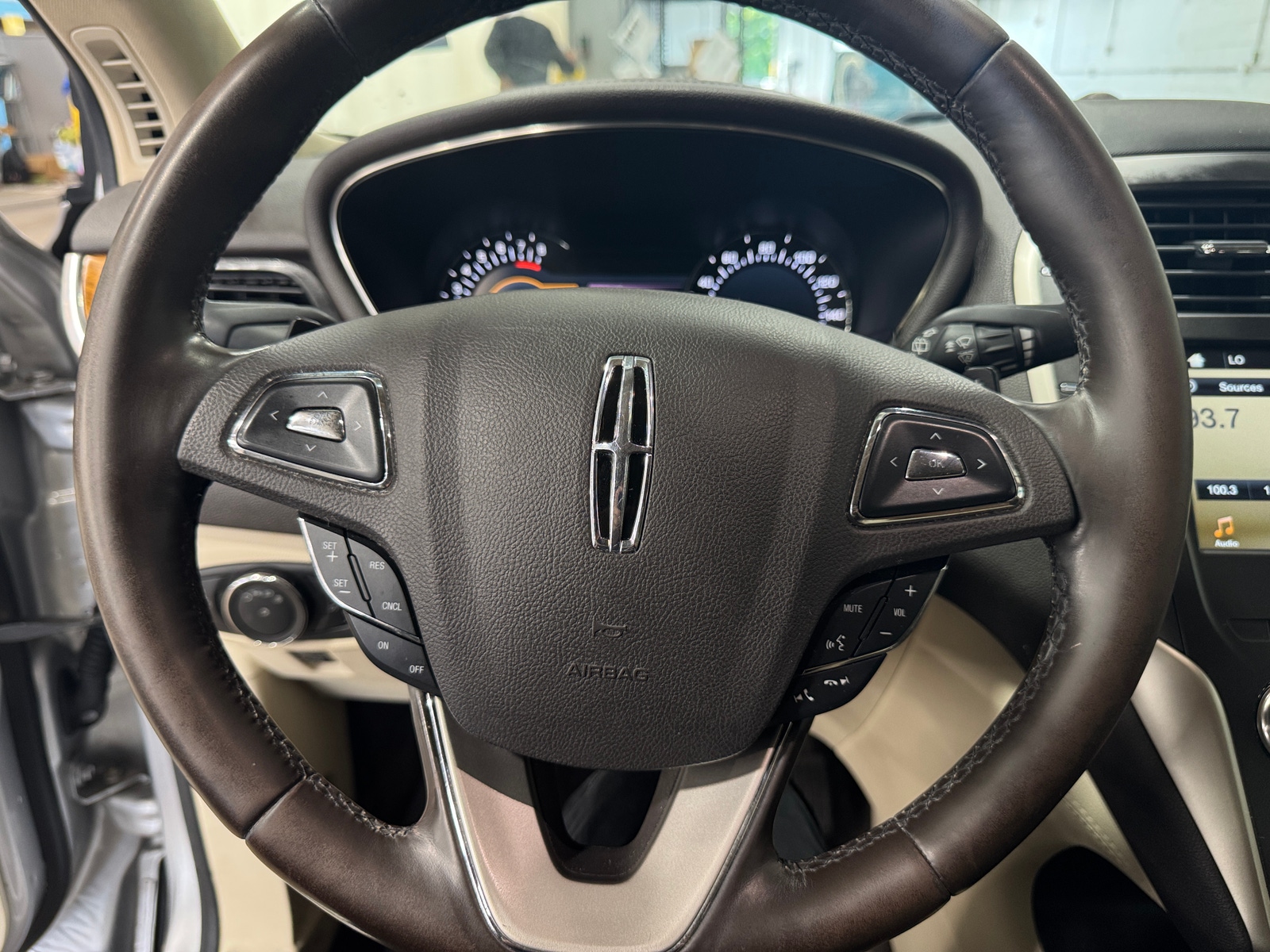Thumbnail: 2016 Lincoln MKC - 4