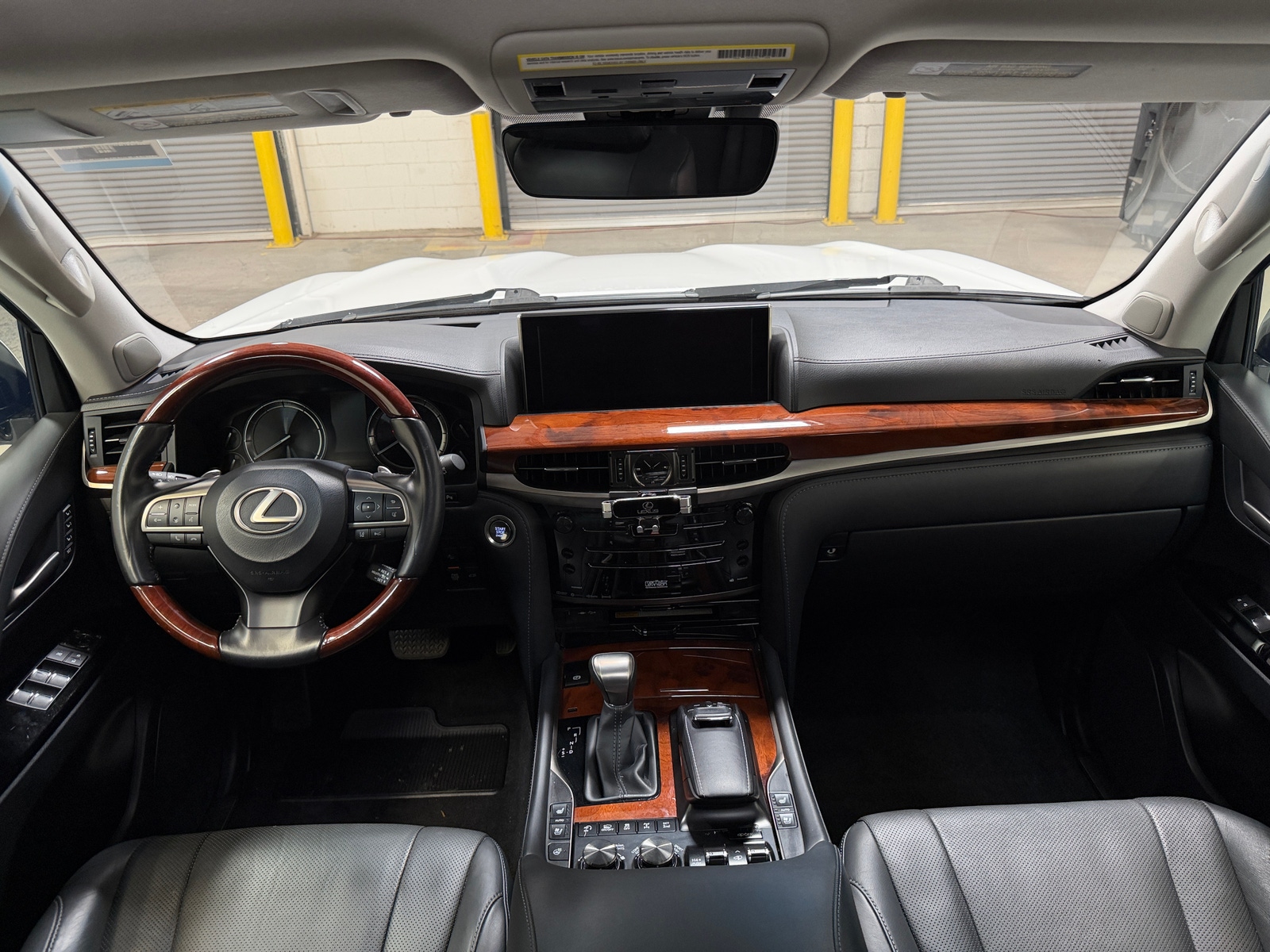 Thumbnail: 2020 Lexus LX - 2