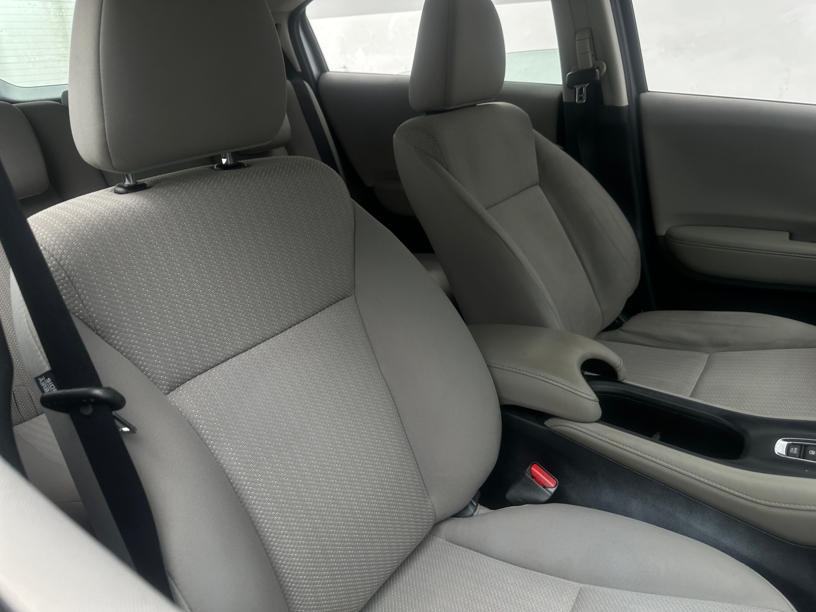 Thumbnail: 2017 Honda HR-V - 2