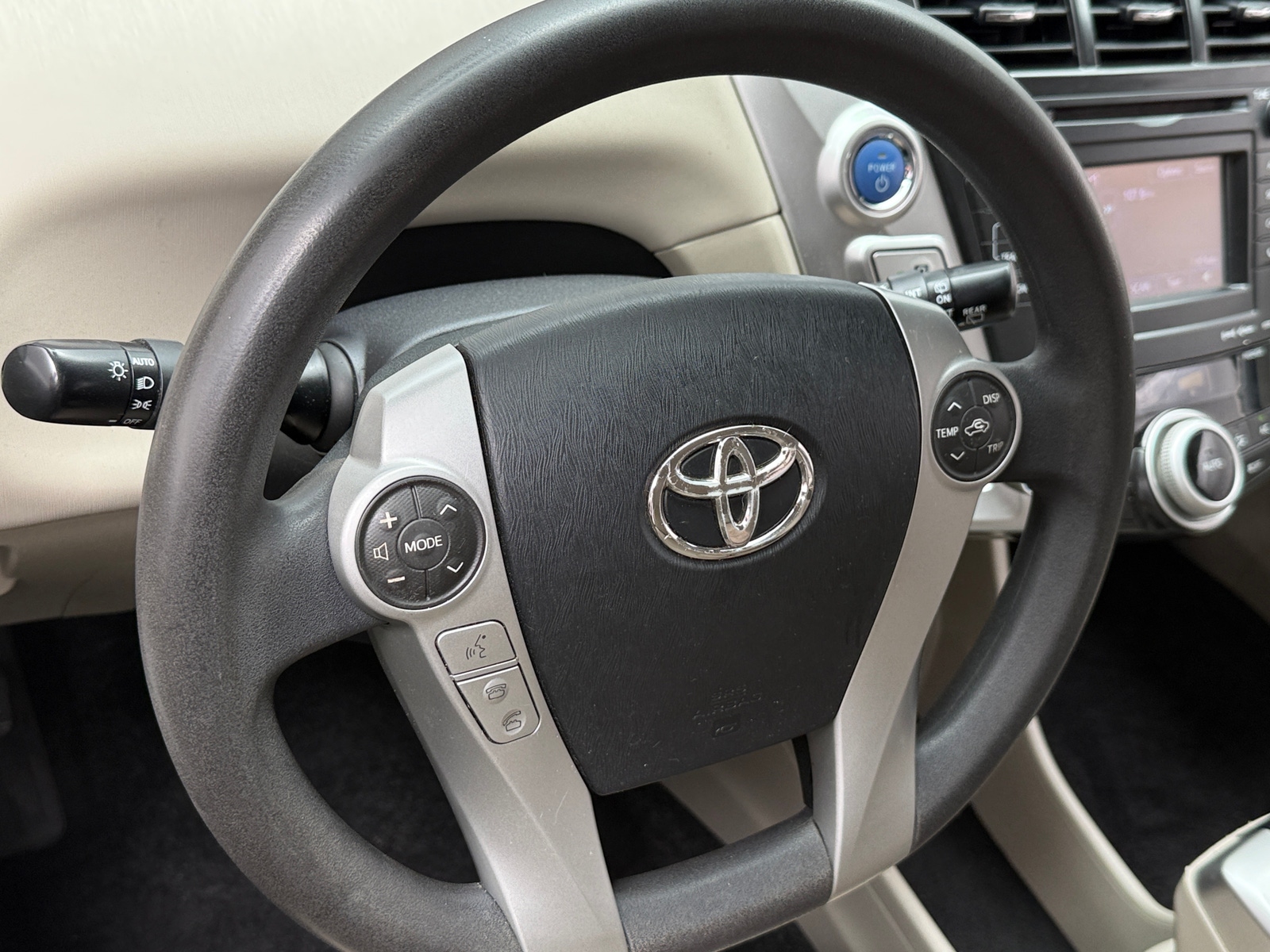 Thumbnail: 2012 Toyota Prius v - 5