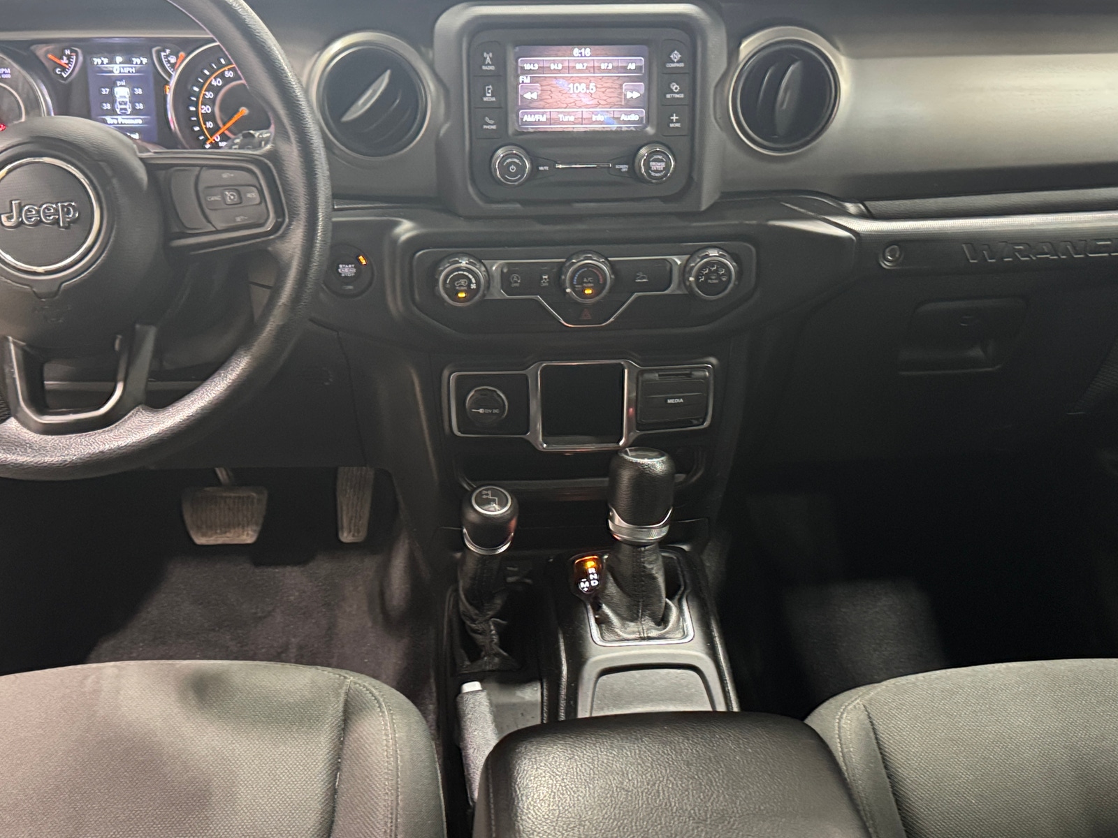 Thumbnail: 2021 Jeep Wrangler - 3