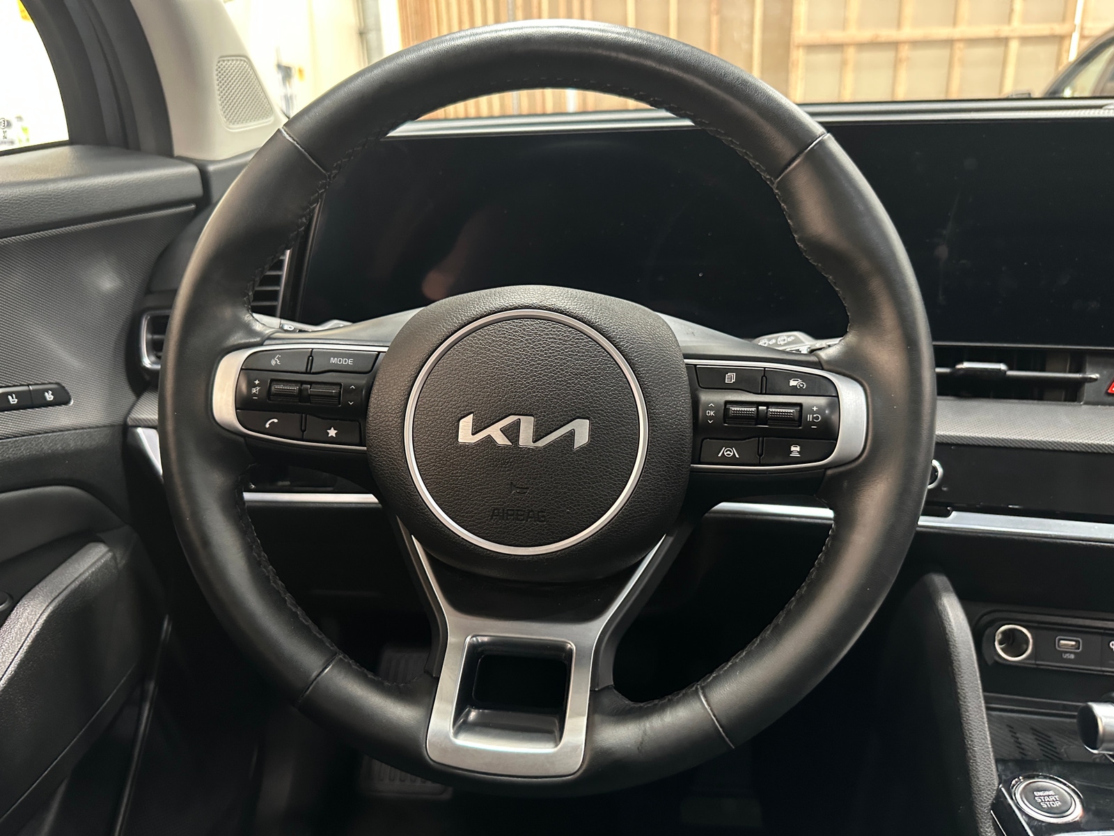 Thumbnail: 2023 Kia Sportage - 4