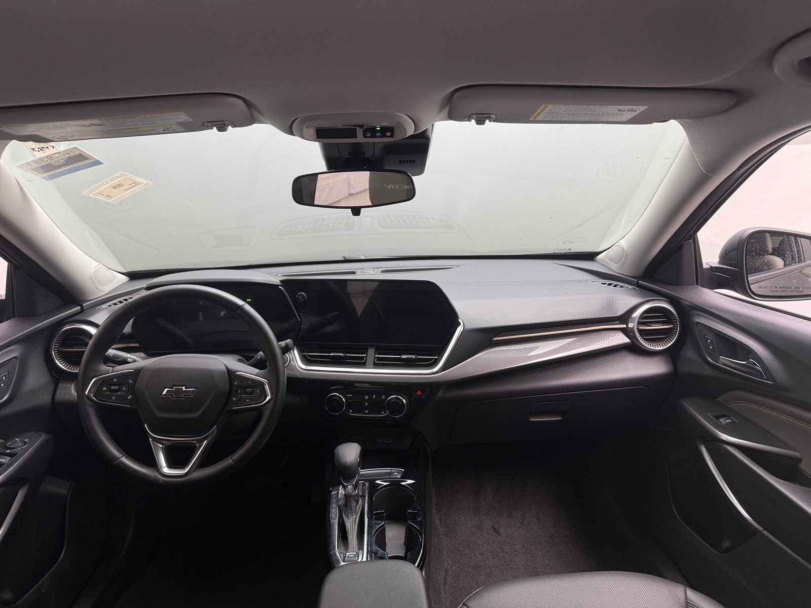 Thumbnail: 2025 Chevrolet Trax - 2