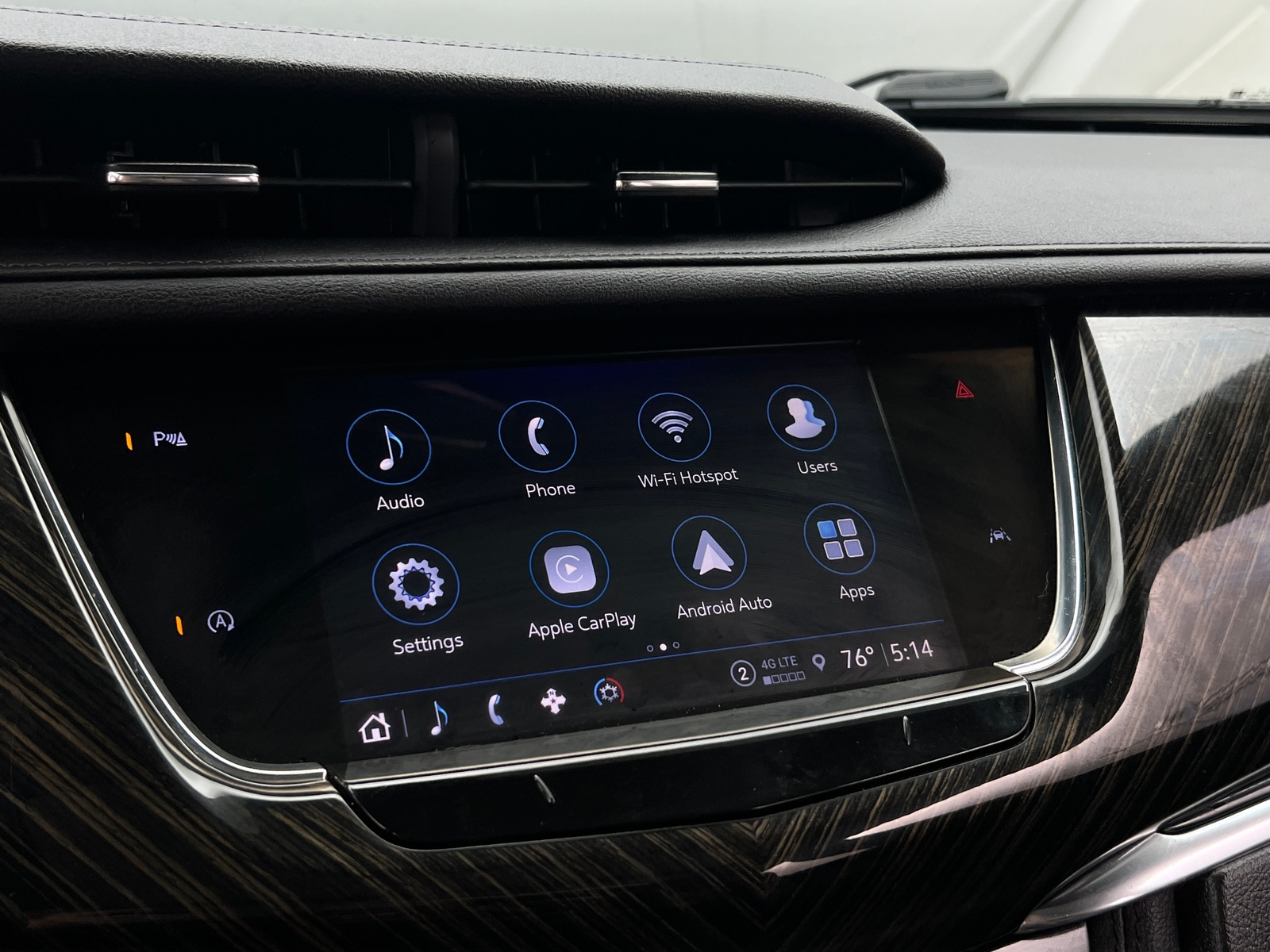 Thumbnail: 2022 Cadillac XT6 - 3