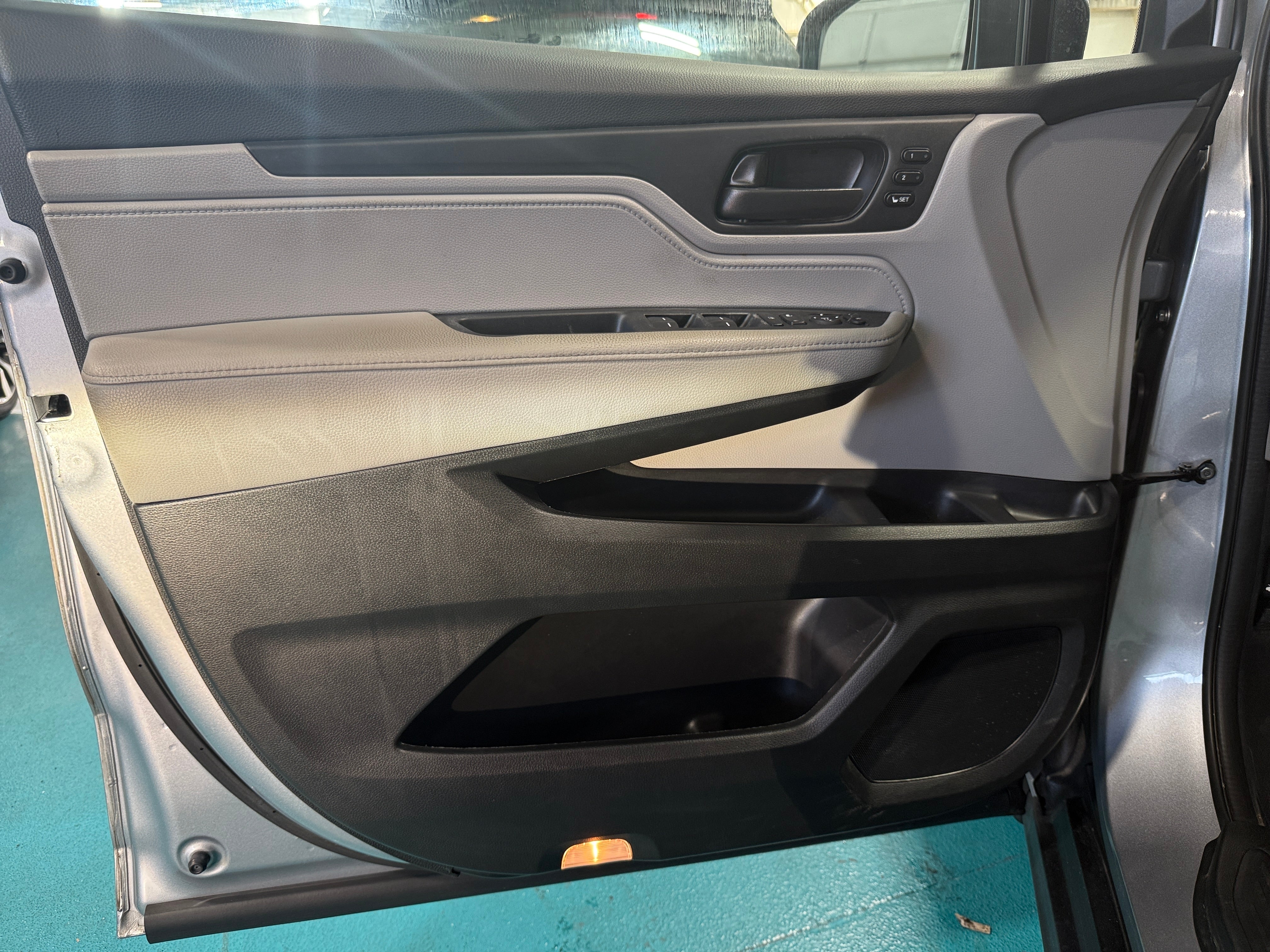 2024 Honda Odyssey EX-L - Photo 3
