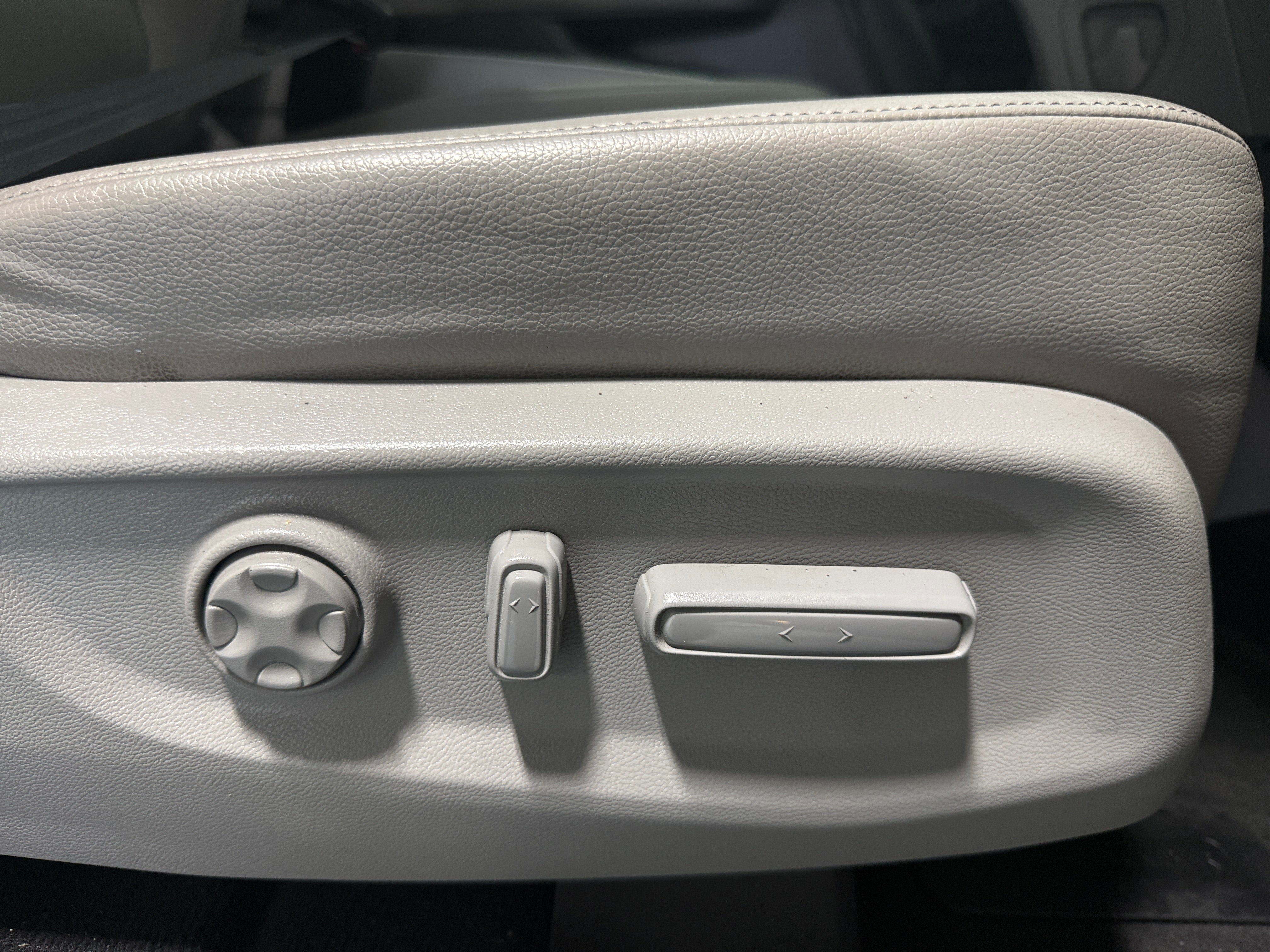 2024 Honda Odyssey EX-L - Photo 16