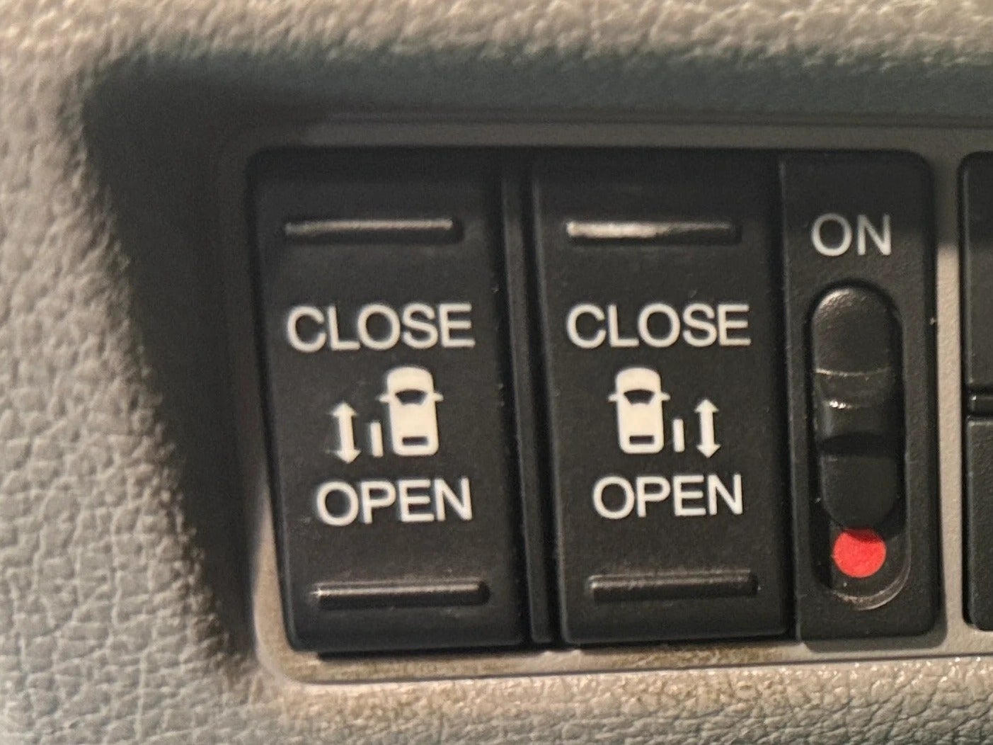 2024 Honda Odyssey EX-L - Photo 17
