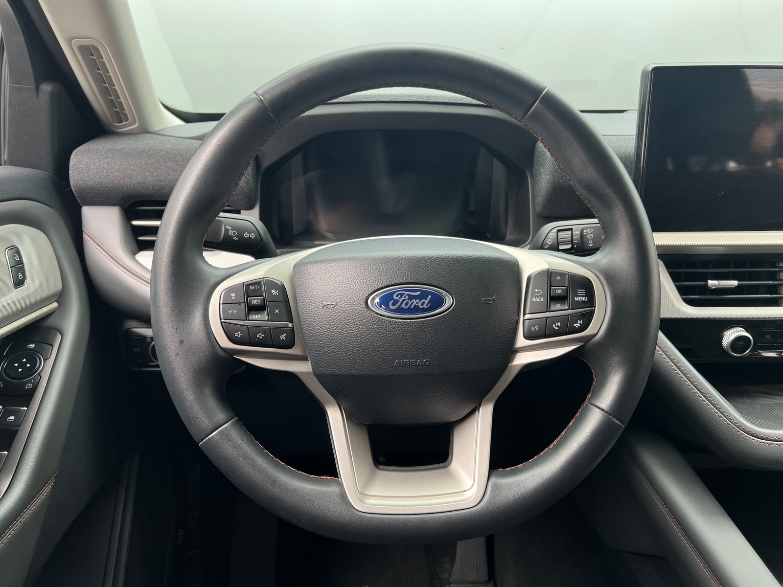 Thumbnail: 2025 Ford Explorer - 5