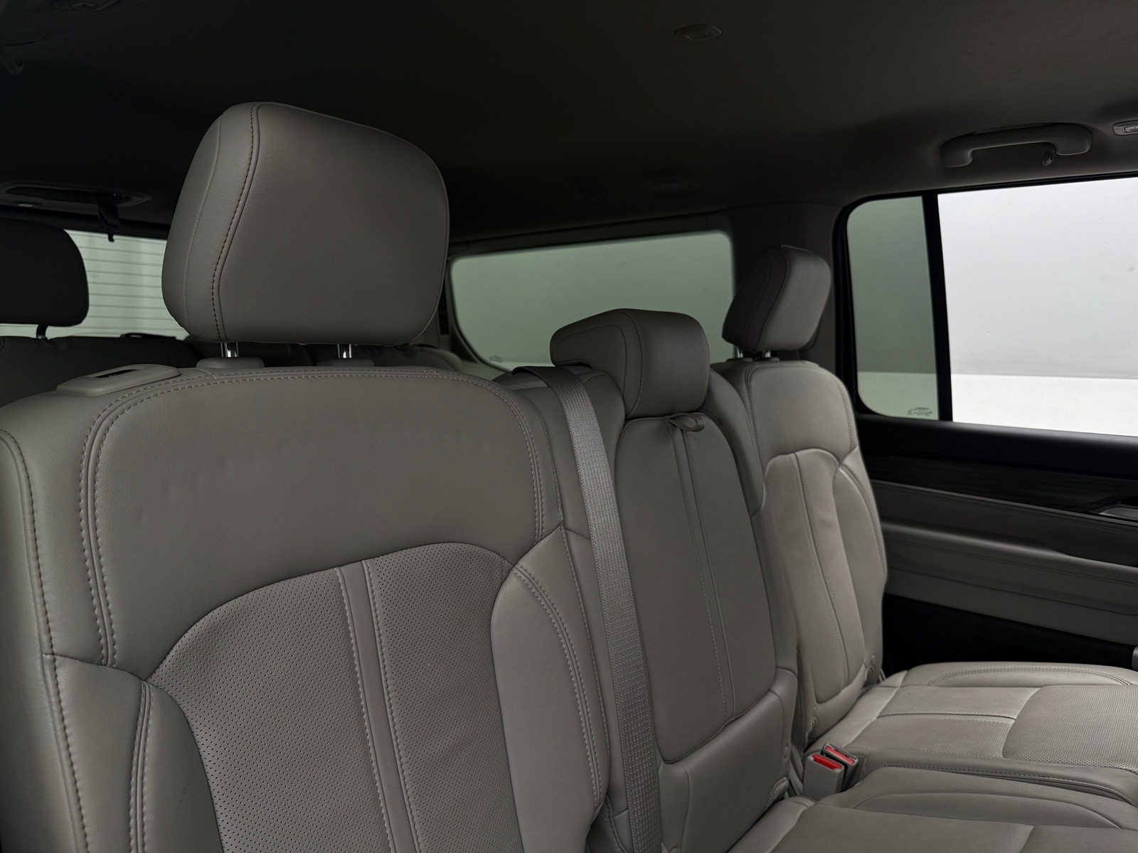 Thumbnail: 2024 Jeep Wagoneer - 5