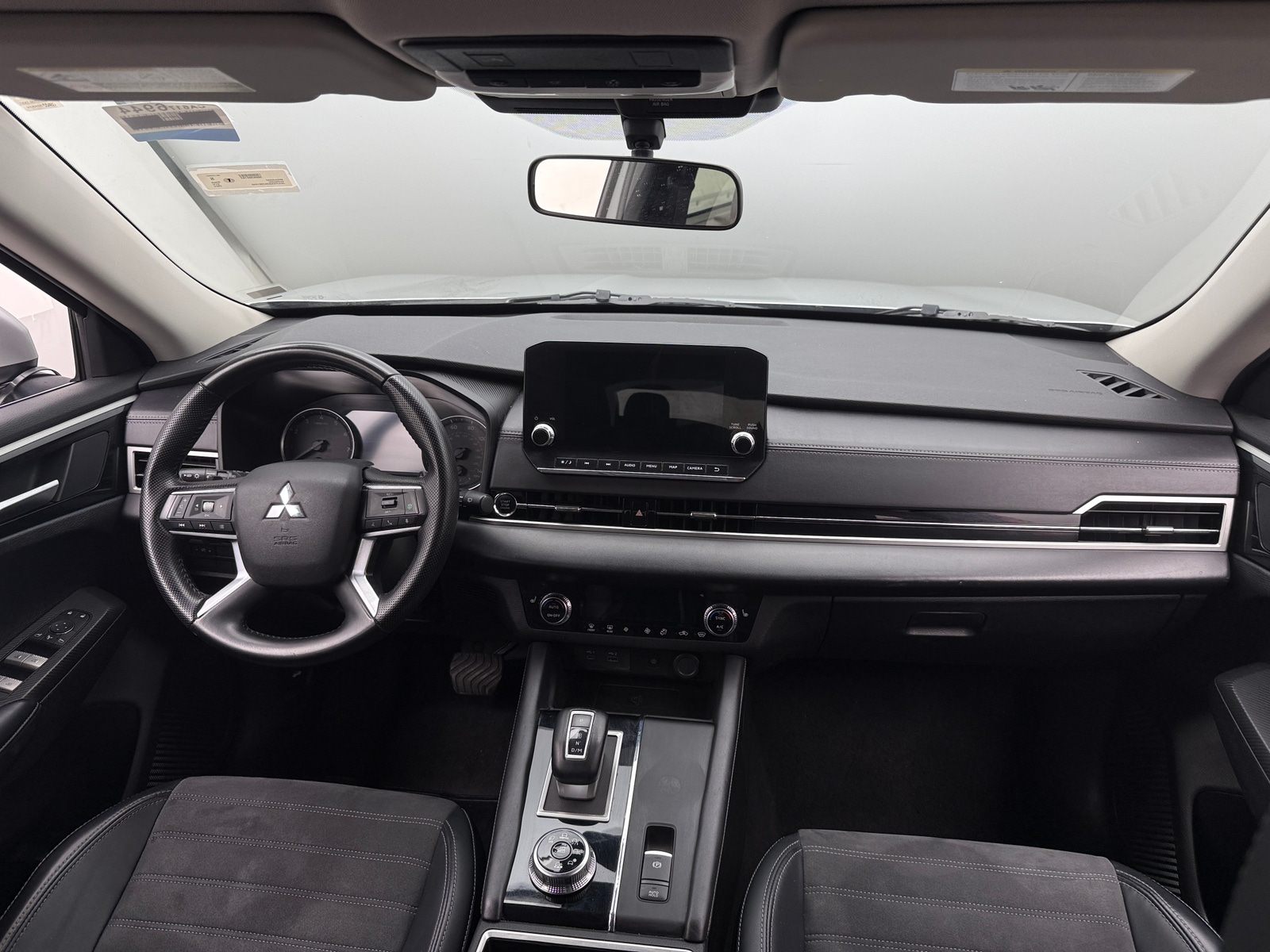 Thumbnail: 2024 Mitsubishi Outlander - 2