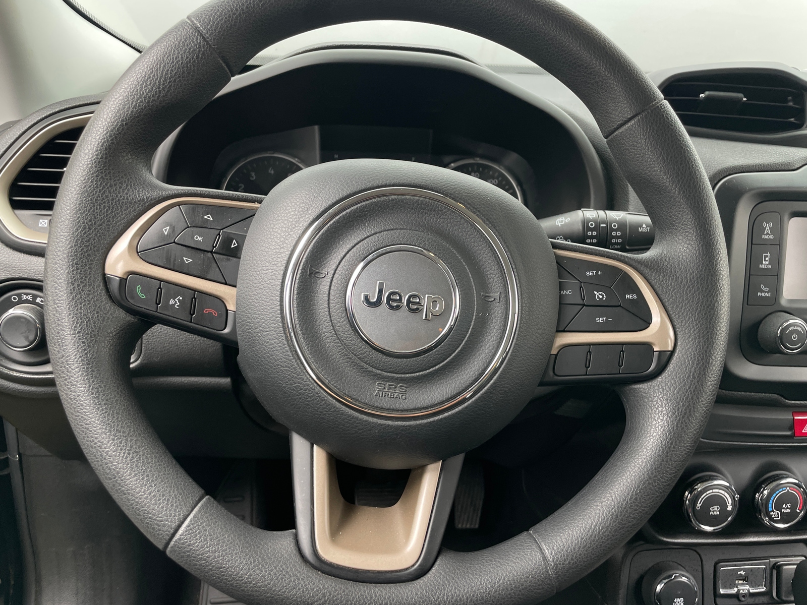 Thumbnail: 2017 Jeep Renegade - 5
