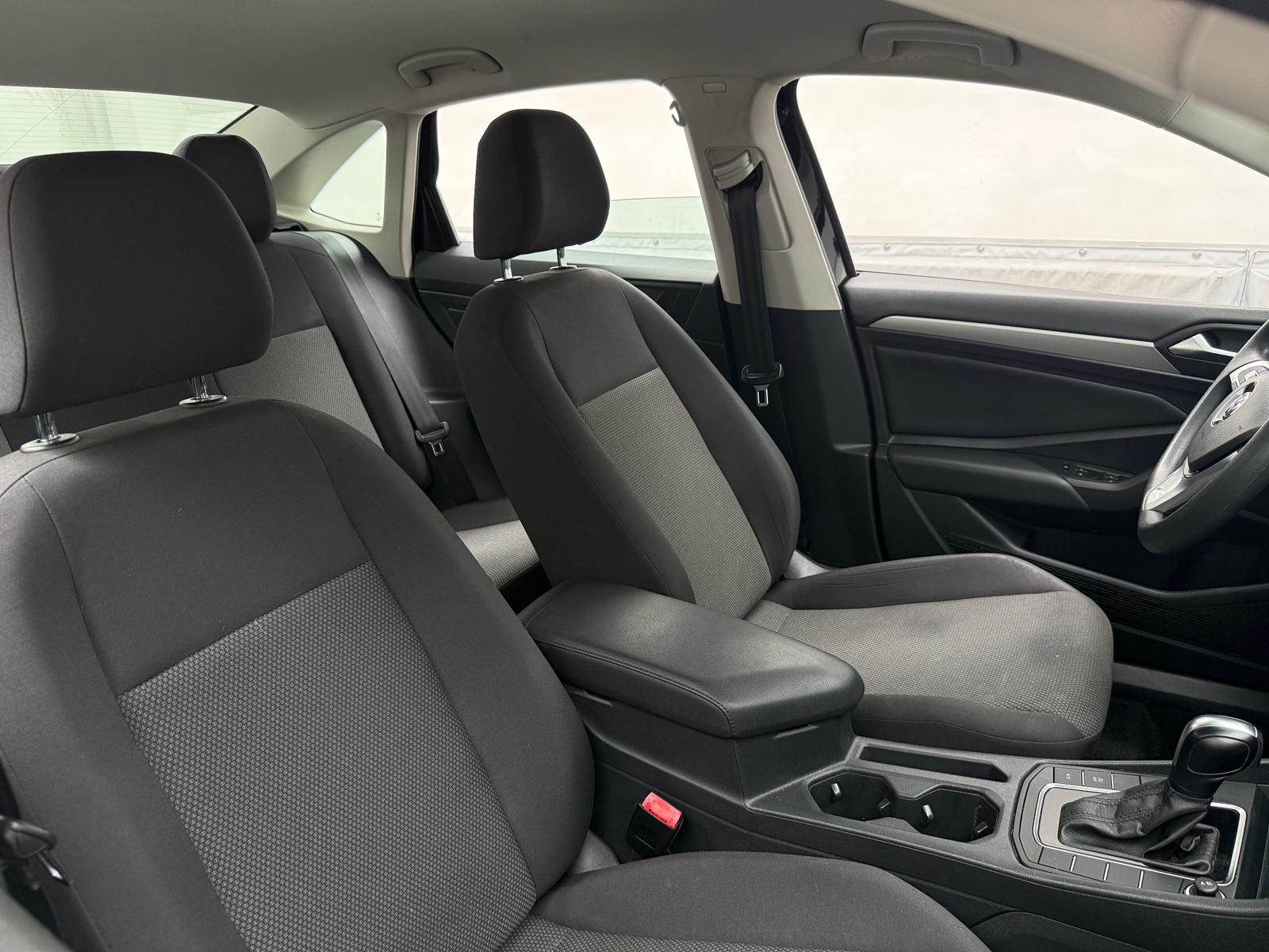 Thumbnail: 2019 Volkswagen Jetta - 2
