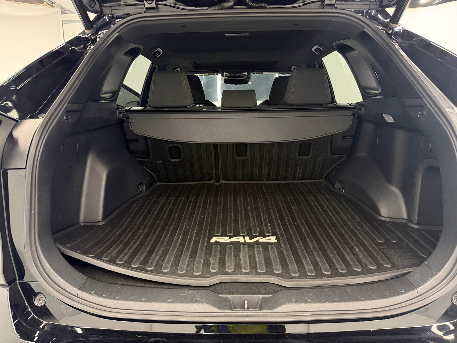 Thumbnail: 2021 Toyota RAV4 - 7