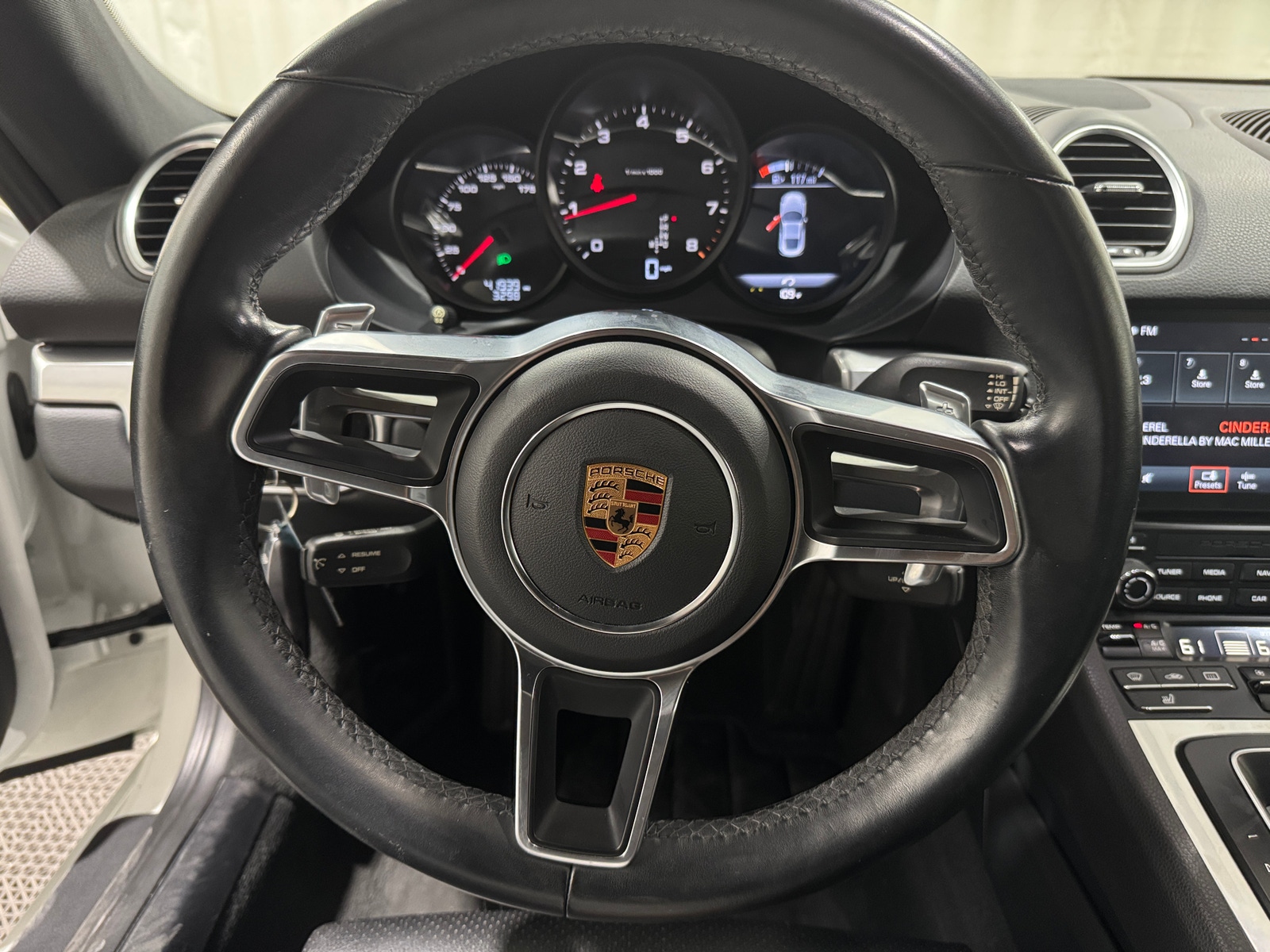 Thumbnail: 2018 Porsche 718 Cayman - 3