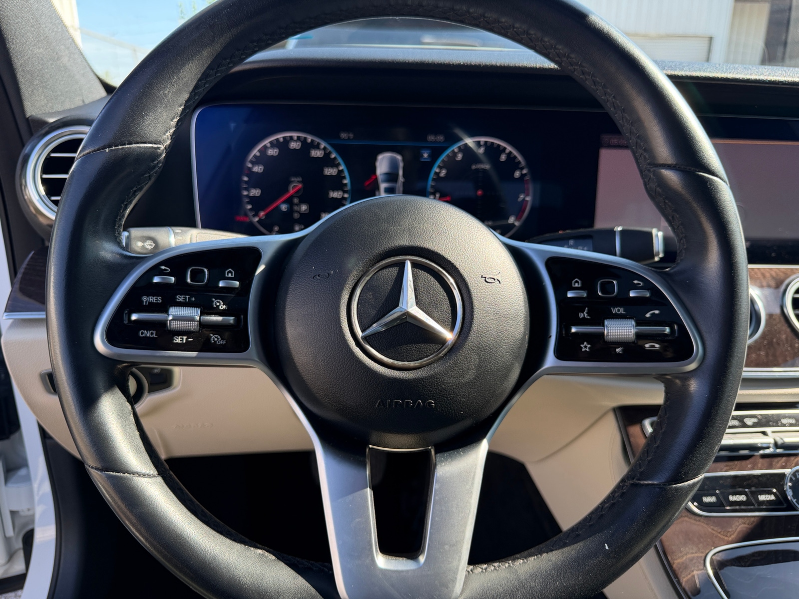 Thumbnail: 2020 Mercedes-Benz E-Class - 4