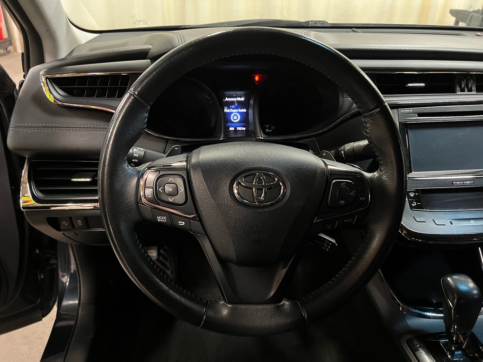 Thumbnail: 2018 Toyota Avalon - 4
