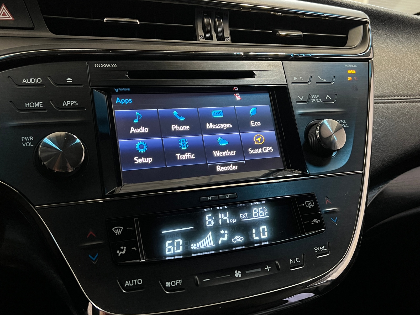 Thumbnail: 2018 Toyota Avalon - 3