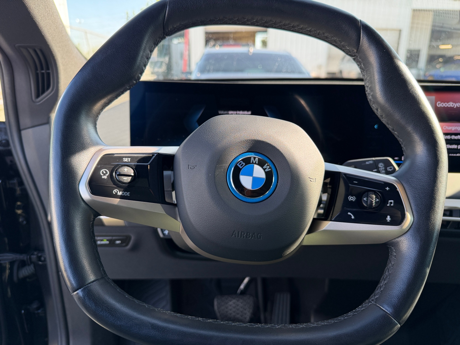Thumbnail: 2023 BMW iX - 4