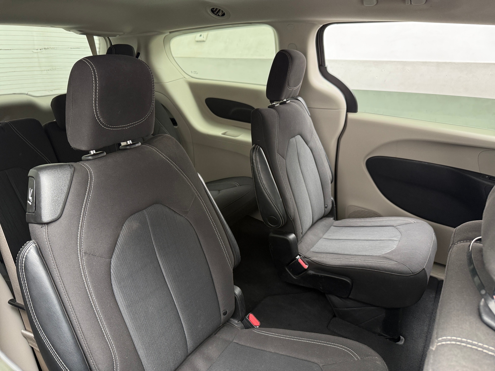 Thumbnail: 2023 Chrysler Voyager - 6