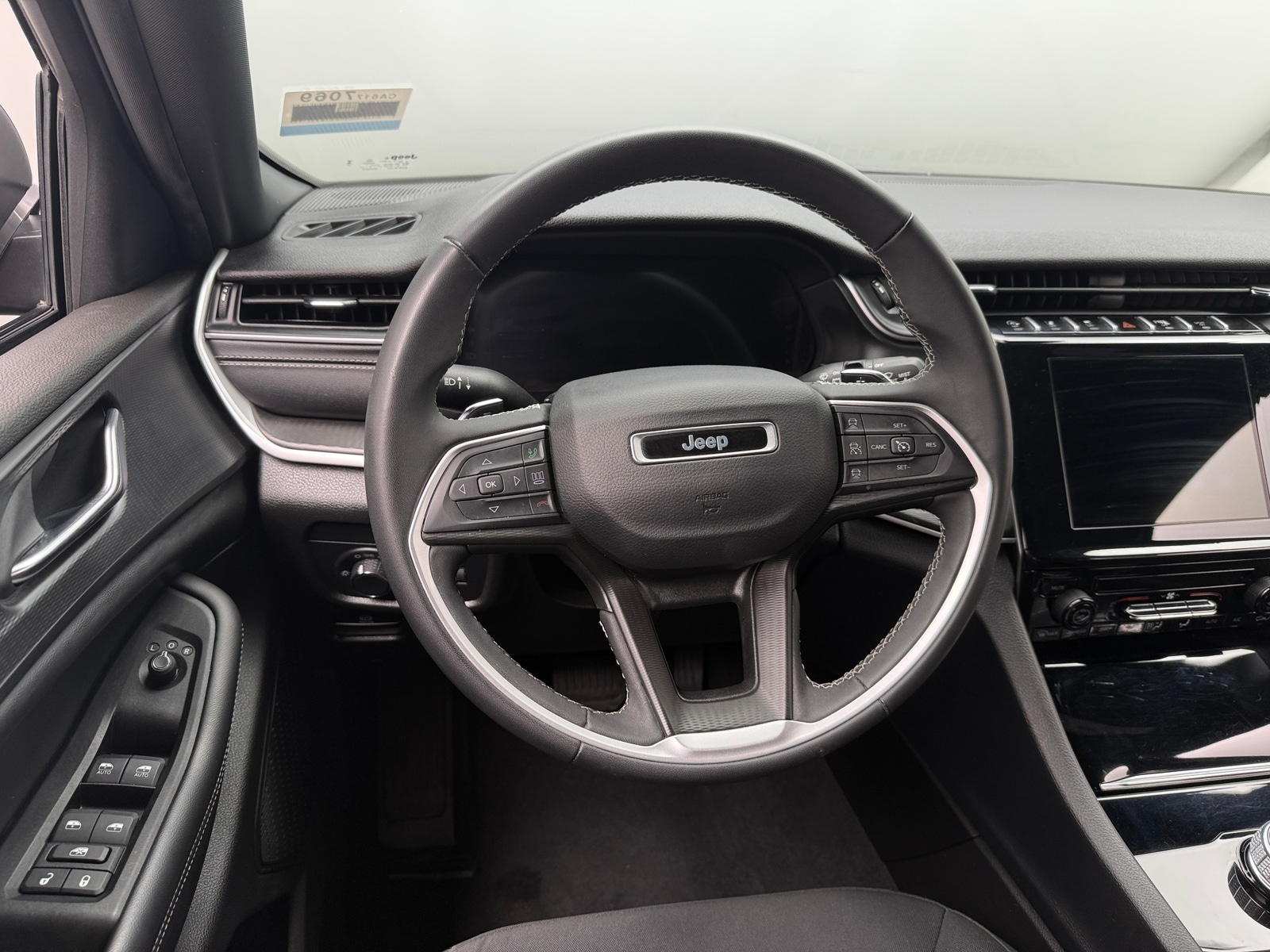 Thumbnail: 2024 Jeep Grand Cherokee - 5