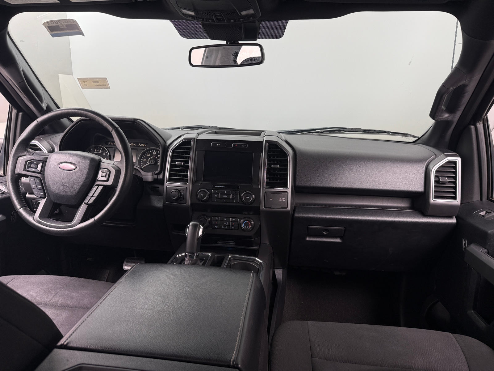 Thumbnail: 2019 Ford Econoline - 3