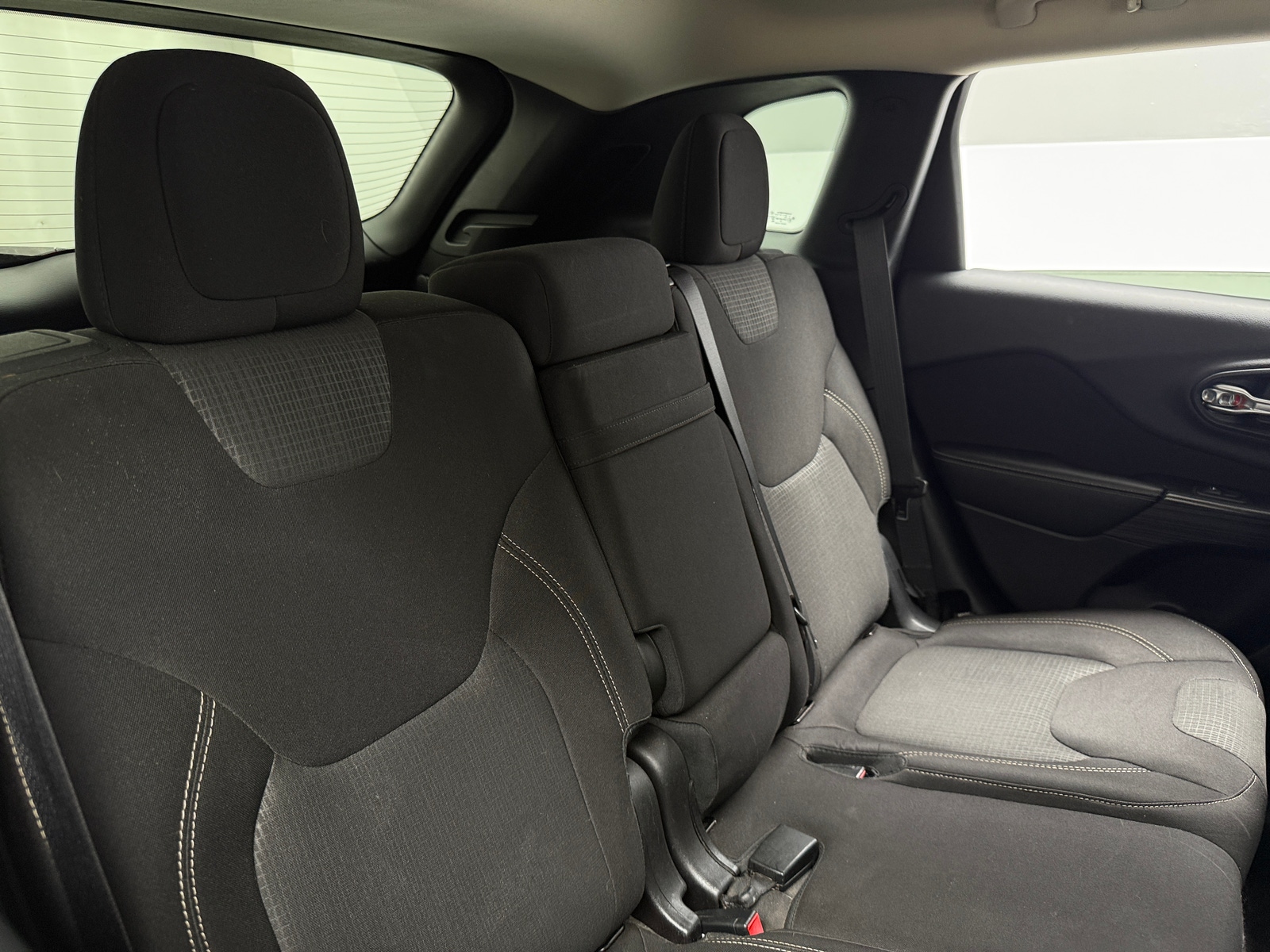 Thumbnail: 2015 Jeep Cherokee - 6