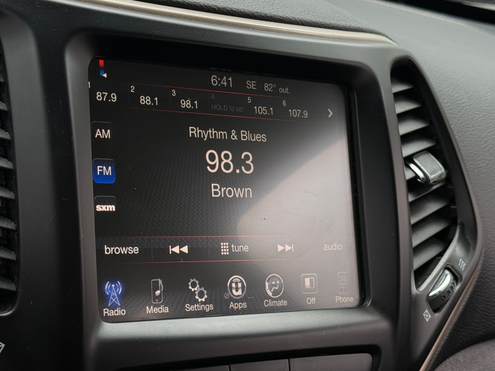 Thumbnail: 2015 Jeep Cherokee - 4