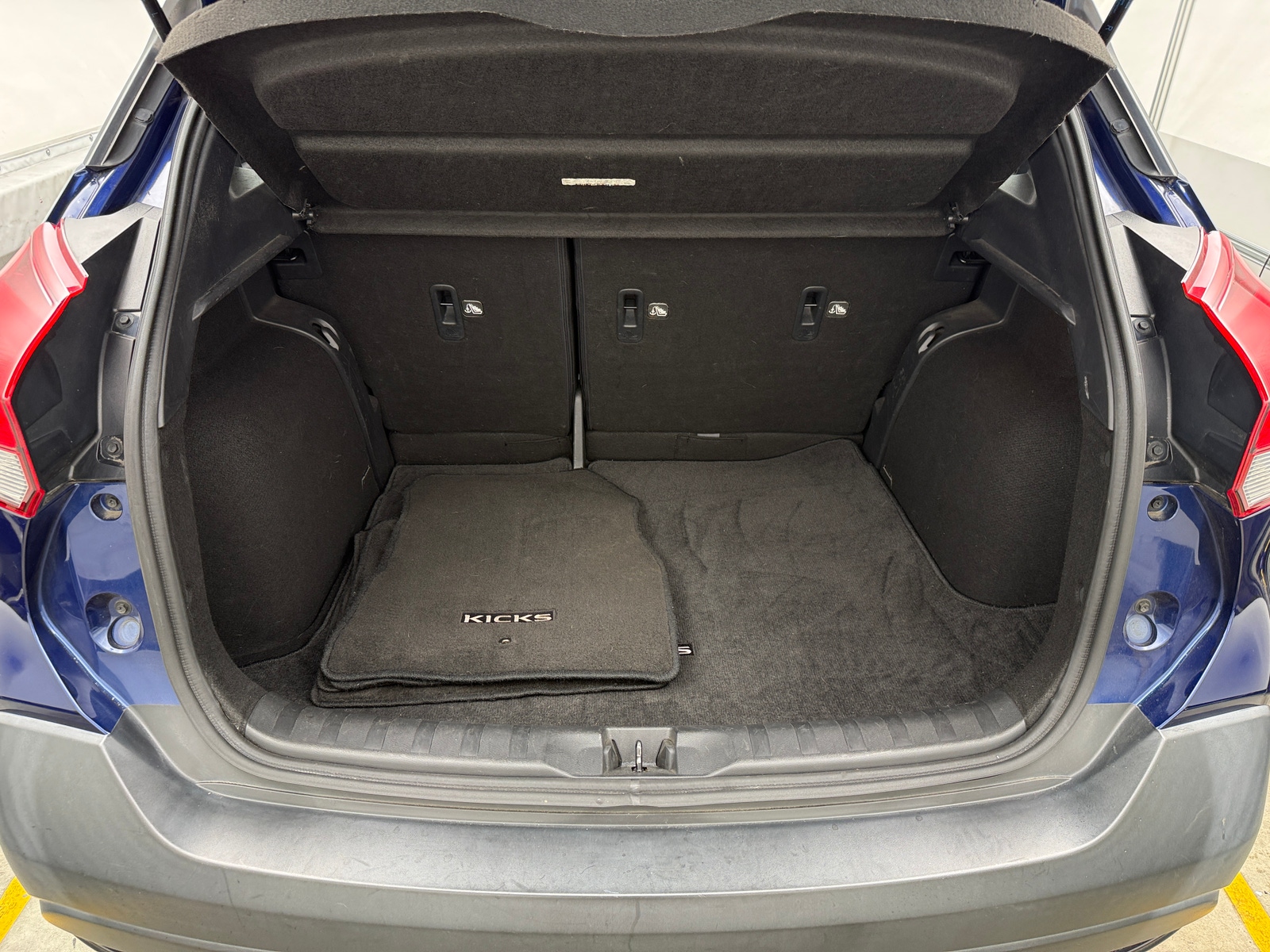 Thumbnail: 2019 Nissan Kicks - 7