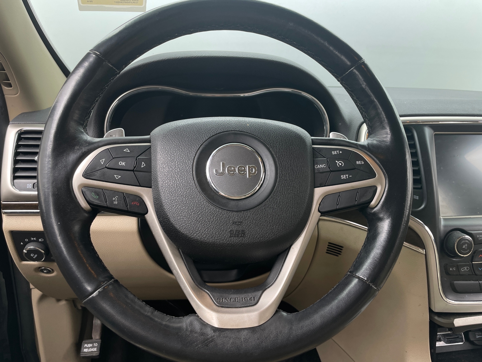 Thumbnail: 2015 Jeep Grand Cherokee - 4
