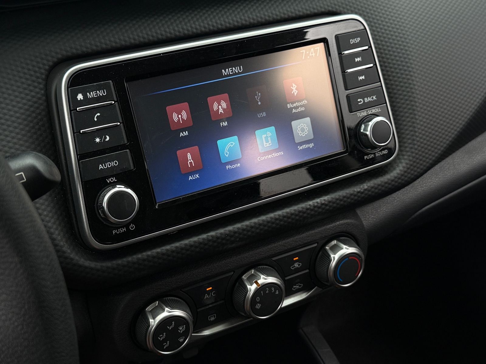 Thumbnail: 2025 Nissan Kicks - 4