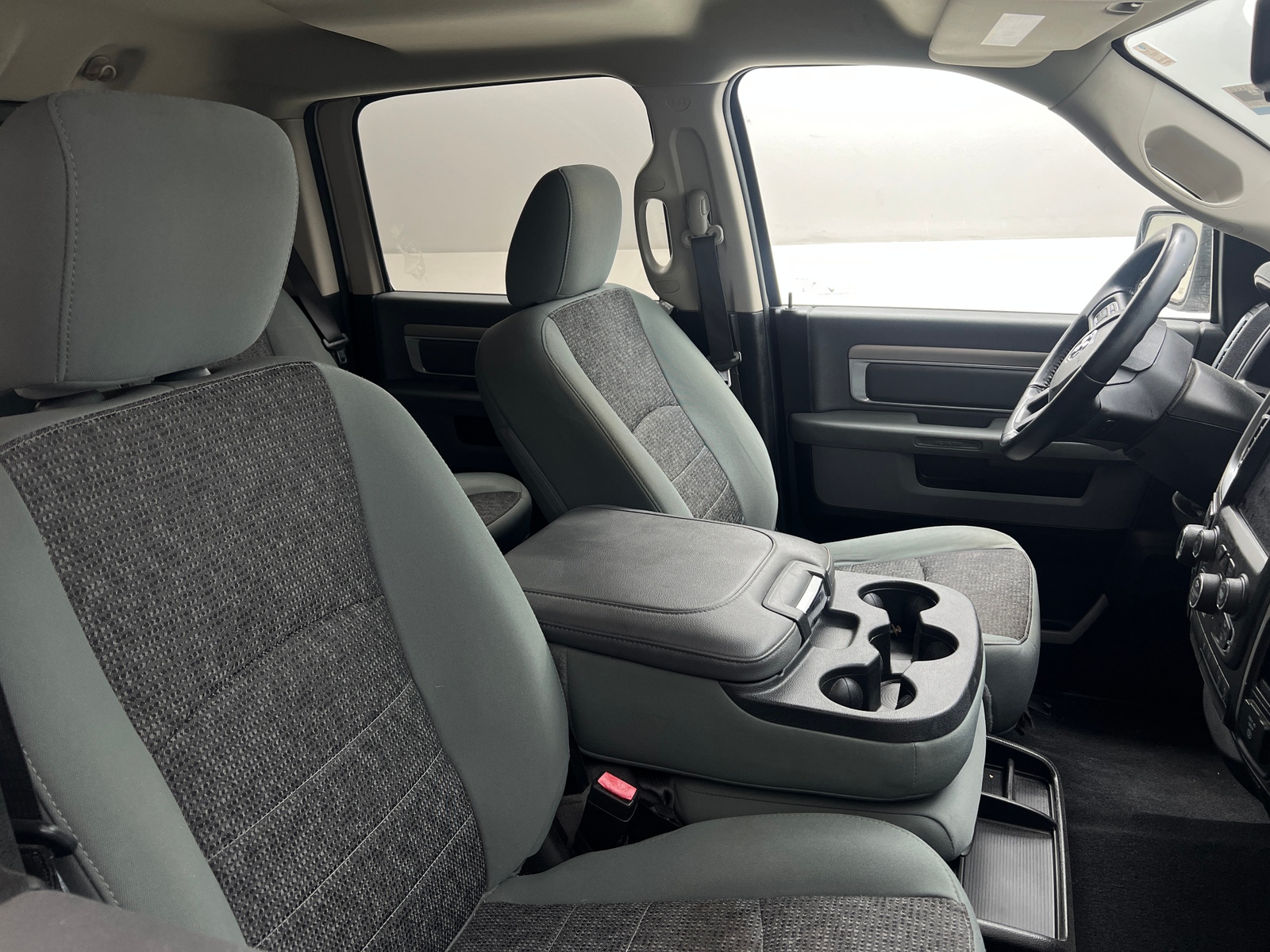 Thumbnail: 2019 RAM 1500 Classic - 2