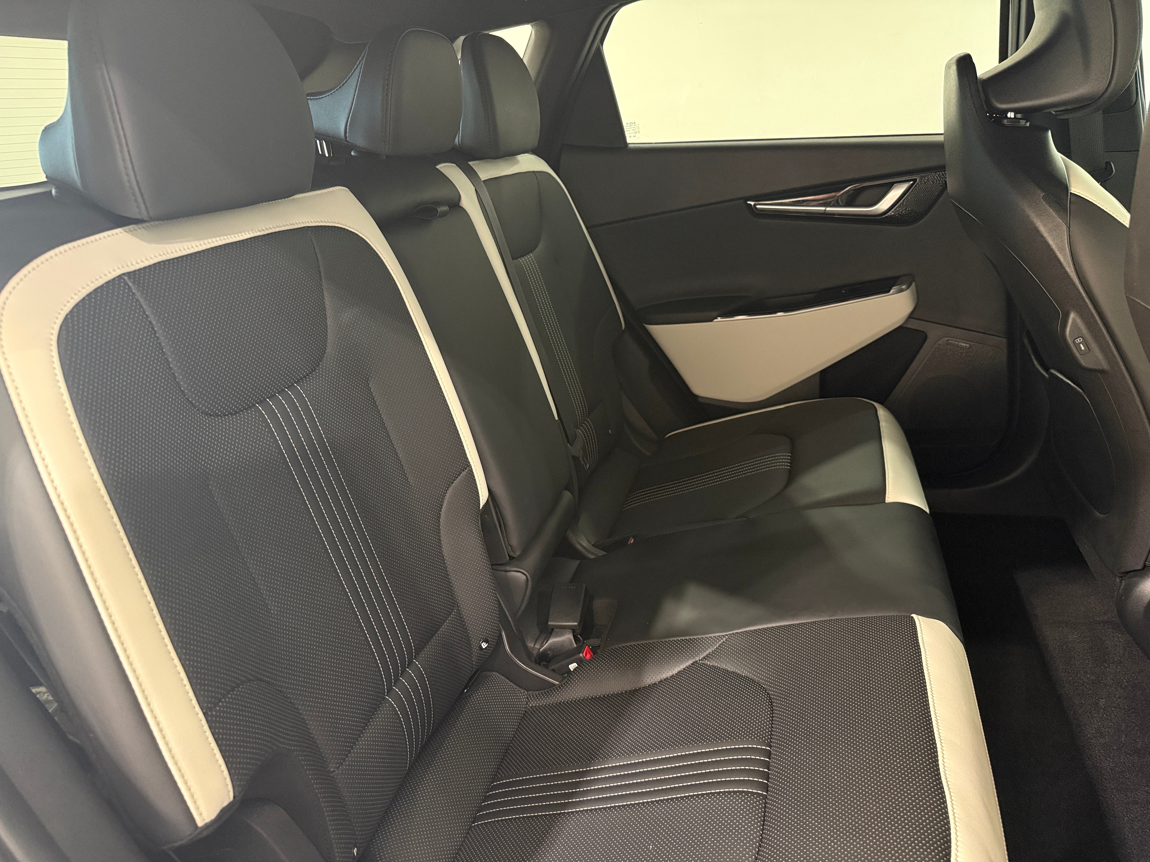 Used 2024 Kia EV6 GT-Line with VIN KNDC44LA2R5164721 for sale in Oak Creek, WI