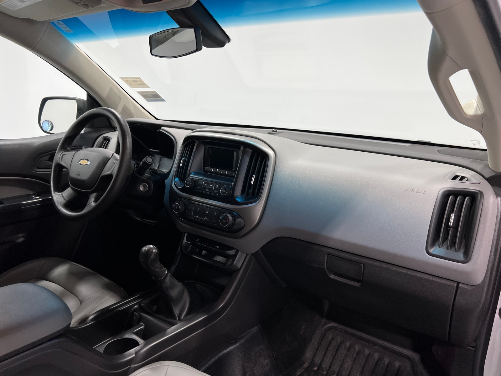 Thumbnail: 2016 Chevrolet Colorado - 3