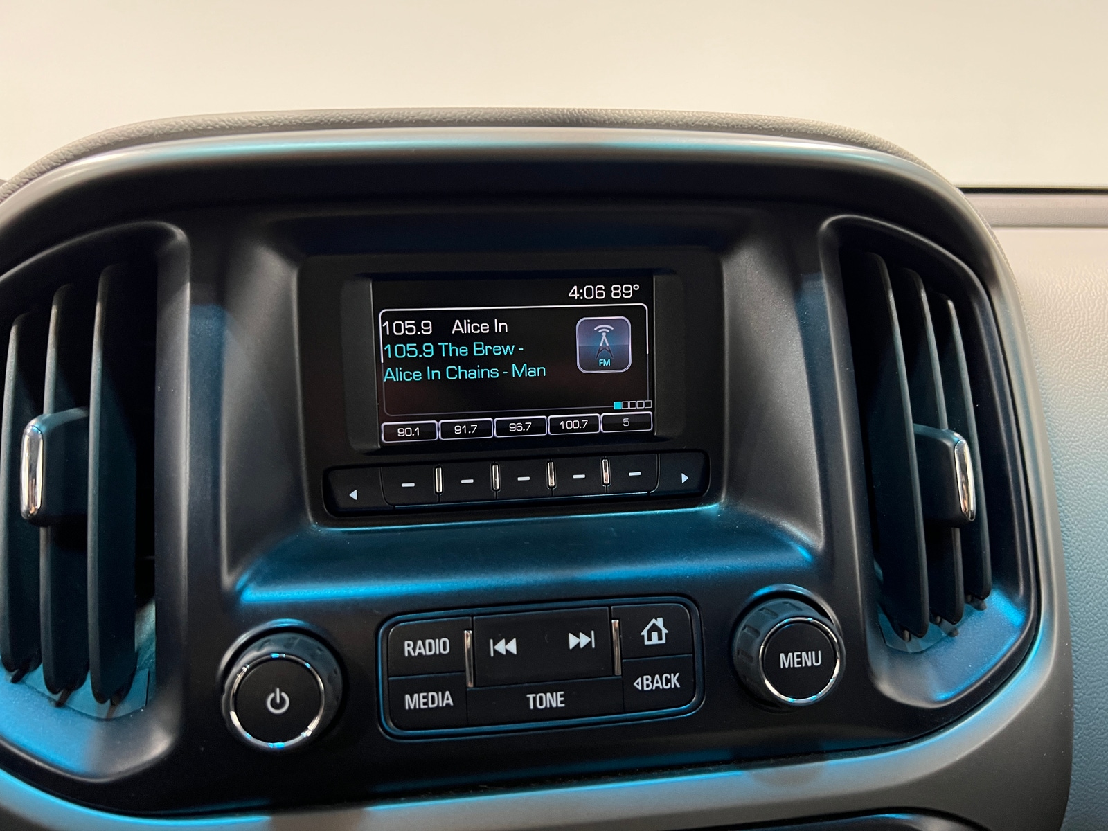 Thumbnail: 2016 Chevrolet Colorado - 4