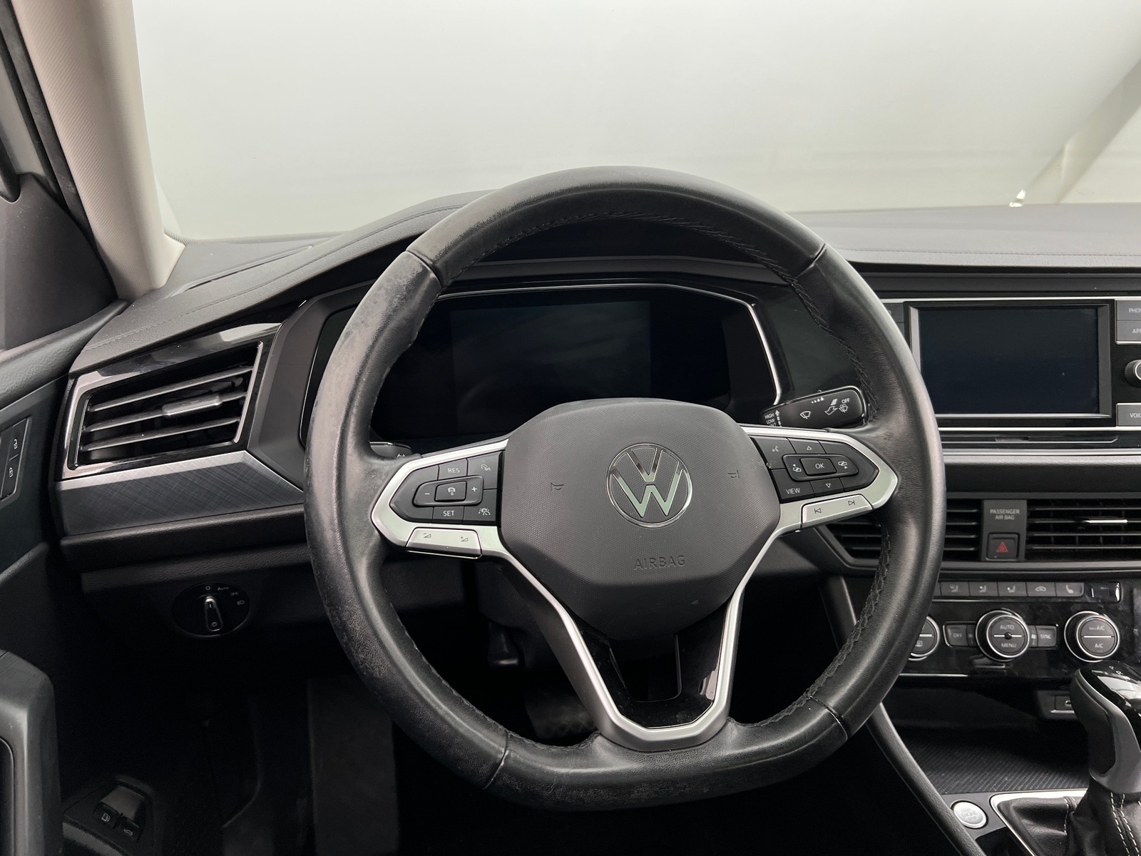 Thumbnail: 2022 Volkswagen Jetta - 4