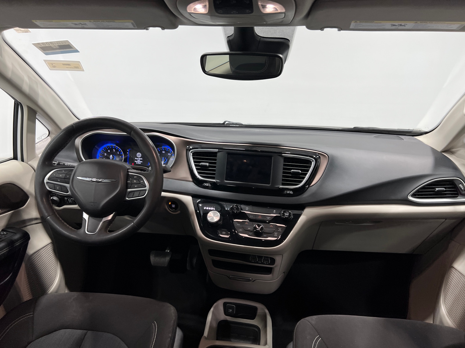 Thumbnail: 2023 Chrysler Voyager - 3
