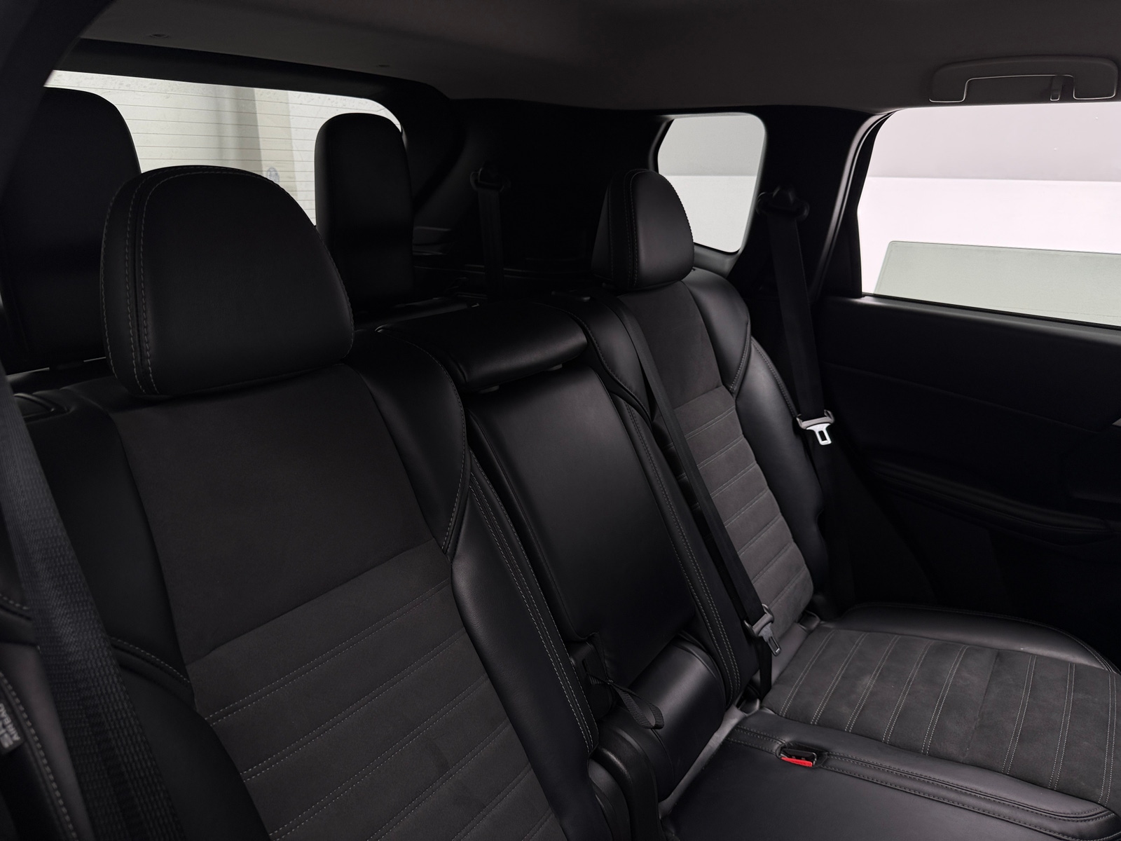 Thumbnail: 2024 Mitsubishi Outlander - 6