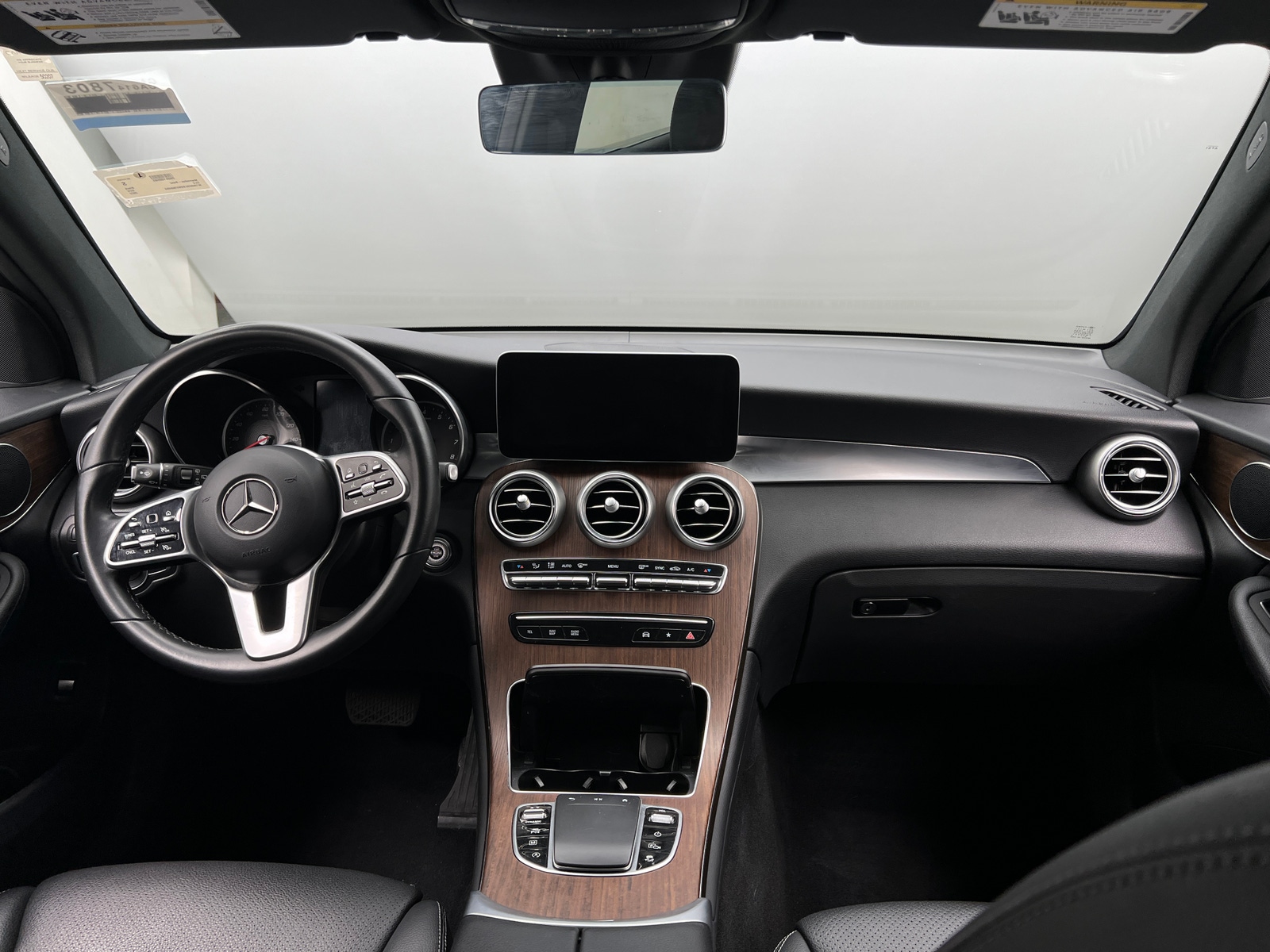 Thumbnail: 2022 Mercedes-Benz GLC - 2