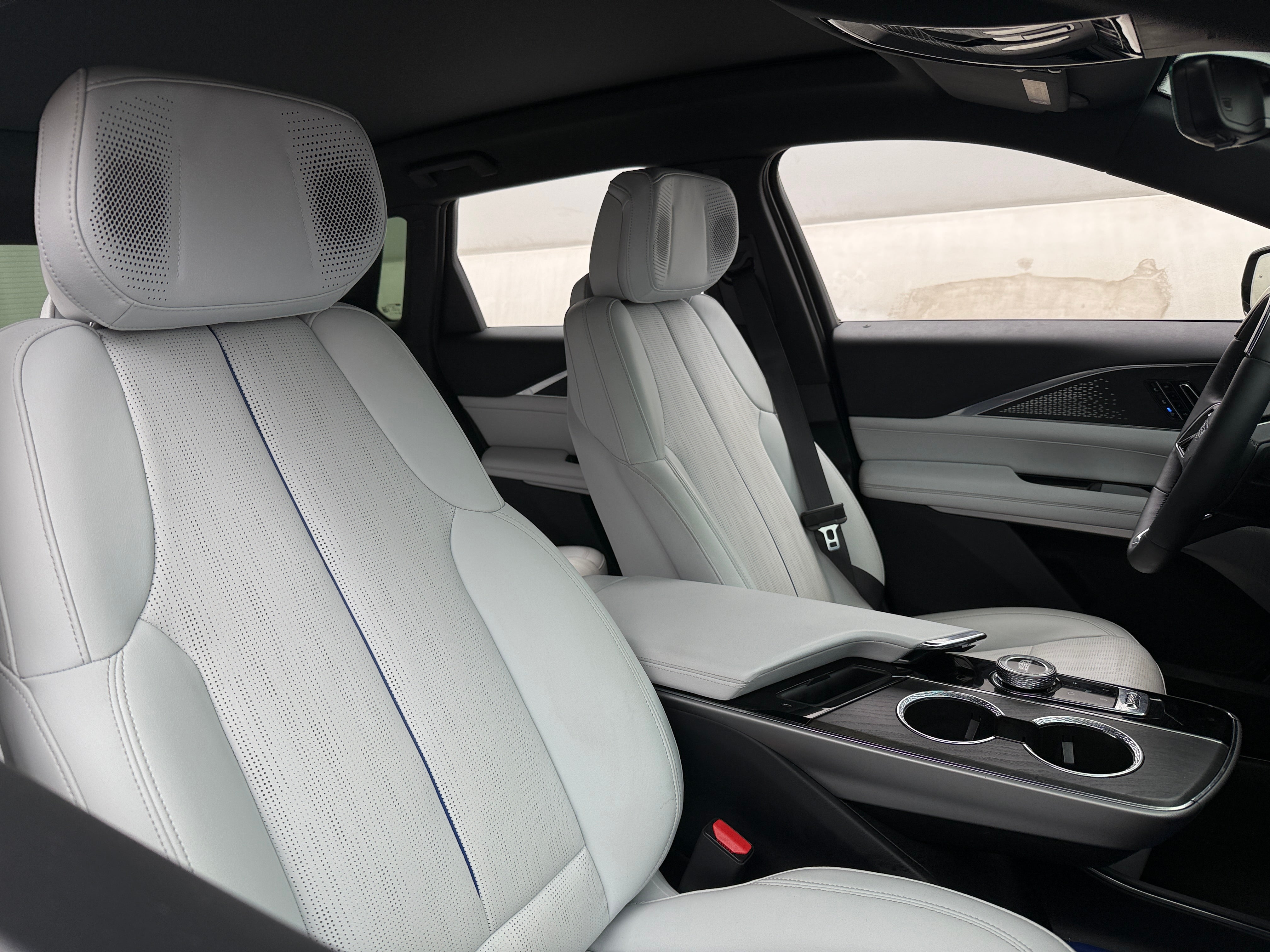 Used 2023 Cadillac LYRIQ Luxury with VIN 1GYKPMRK1PZ000041 for sale in Auburn, WA
